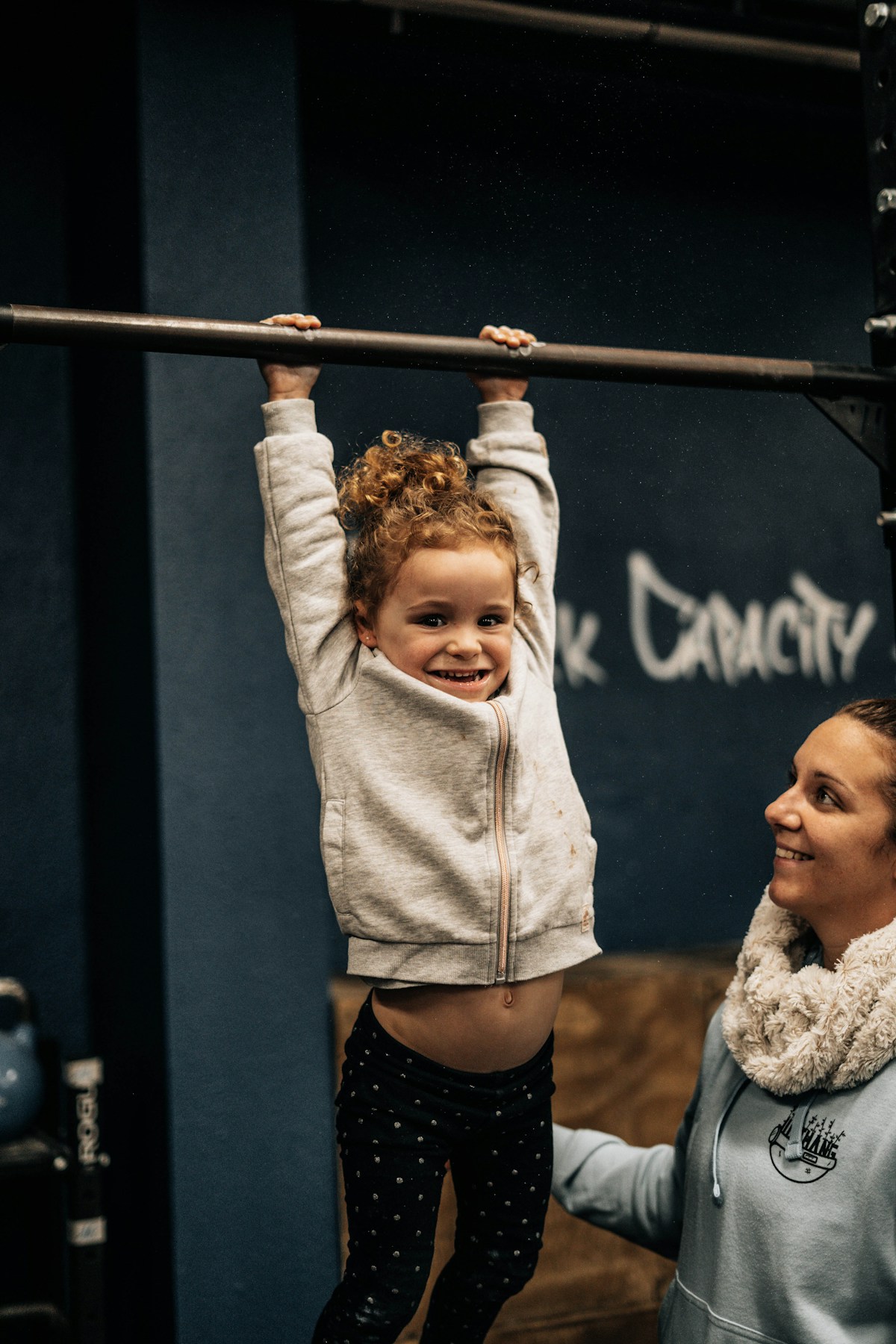 Mother and toddlers gym sessions image background image