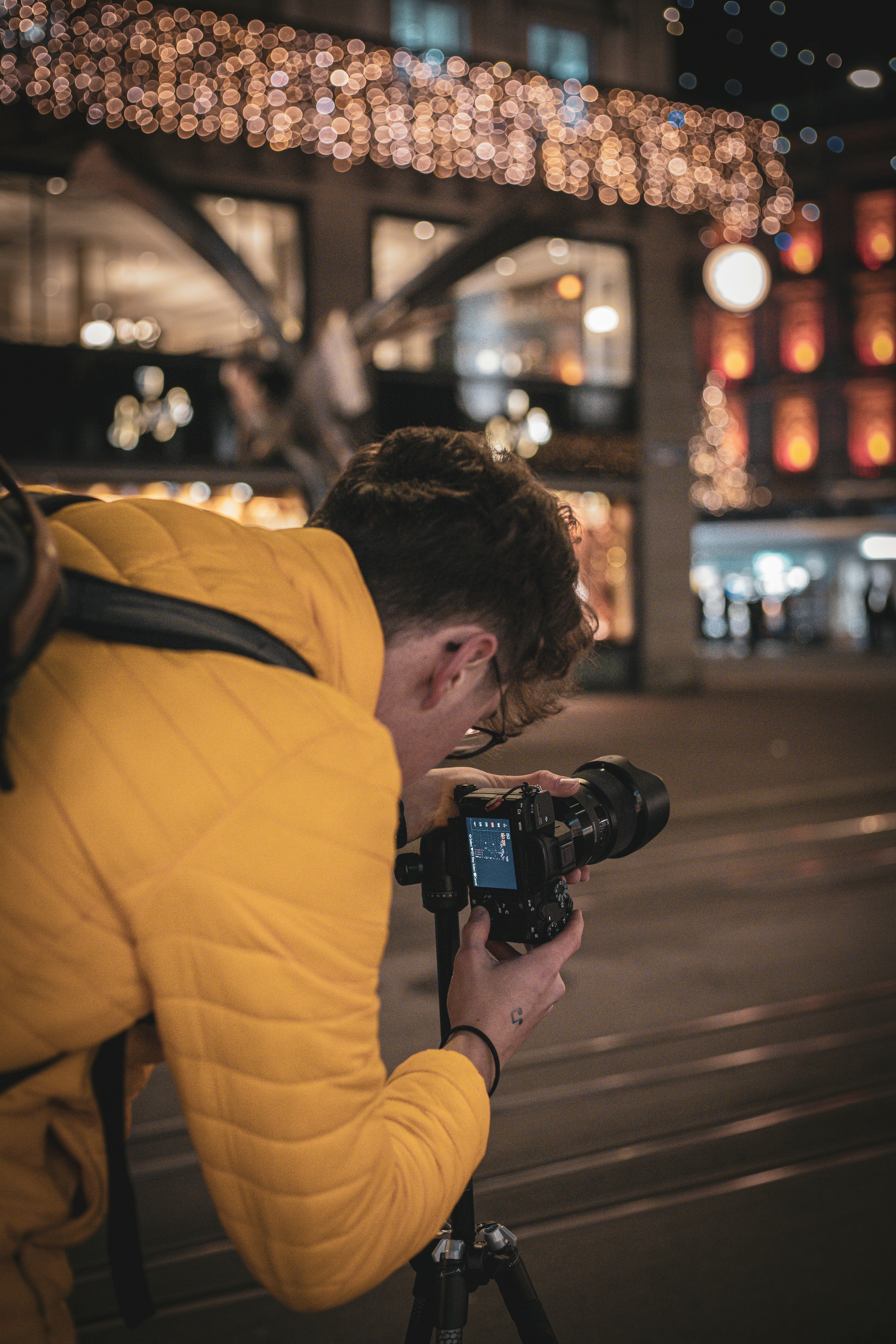 how to take pictures of christmas lights with tripod