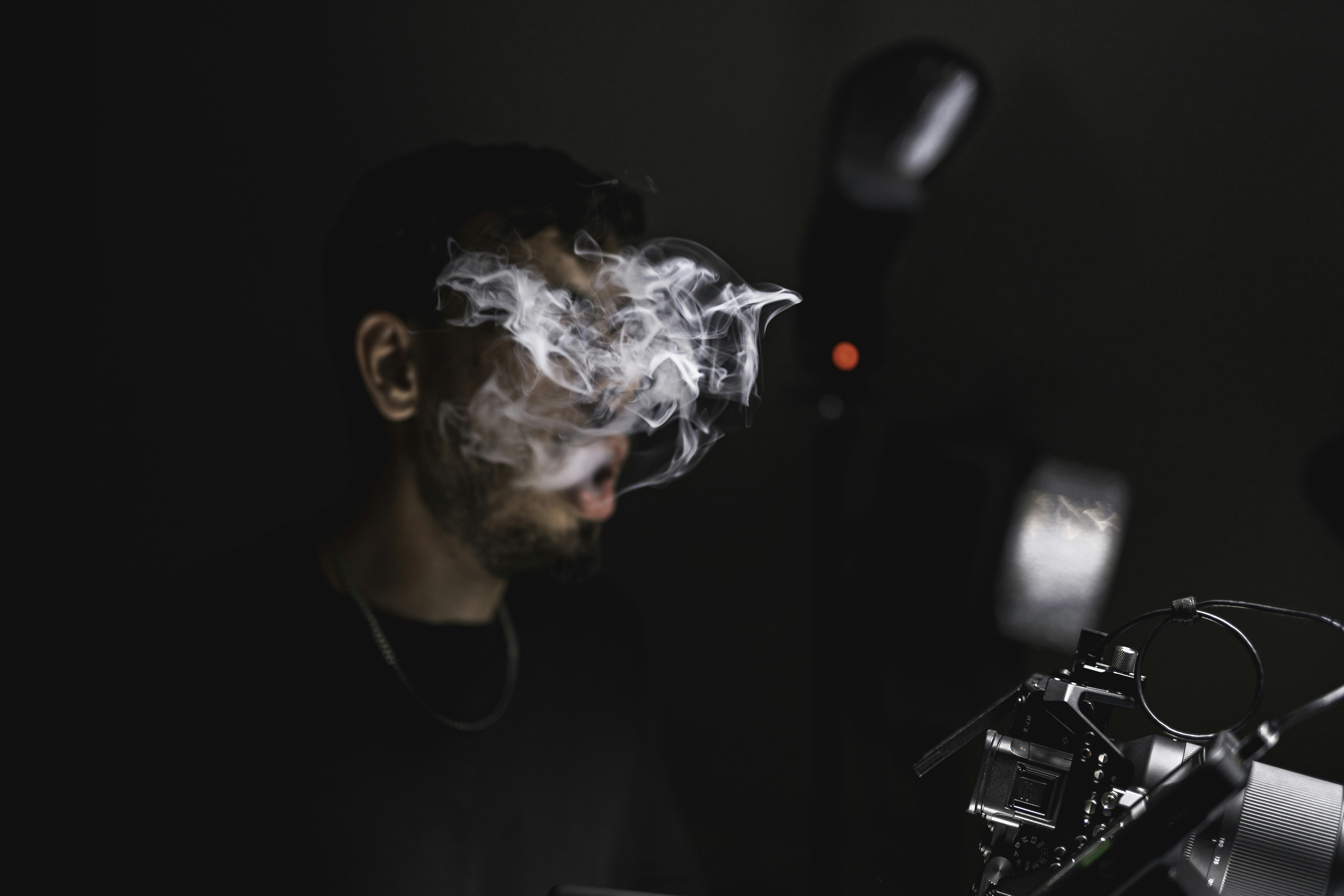 photo-1639660680768-f7c66c601909?ixid=M3wxMjA3fDB8MXxzZWFyY2h8MTA2fHxibG93am9ifGVufDB8fHx8MTc0Nzk1ODU3M3ww%5Cu0026ixlib=rb-4.1.0