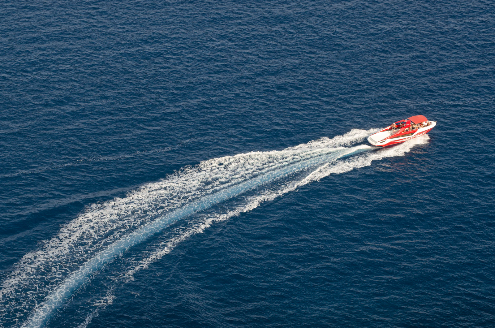 Jet Boat vs Prop Boat: Draft, Safety, Handling and Upkeep