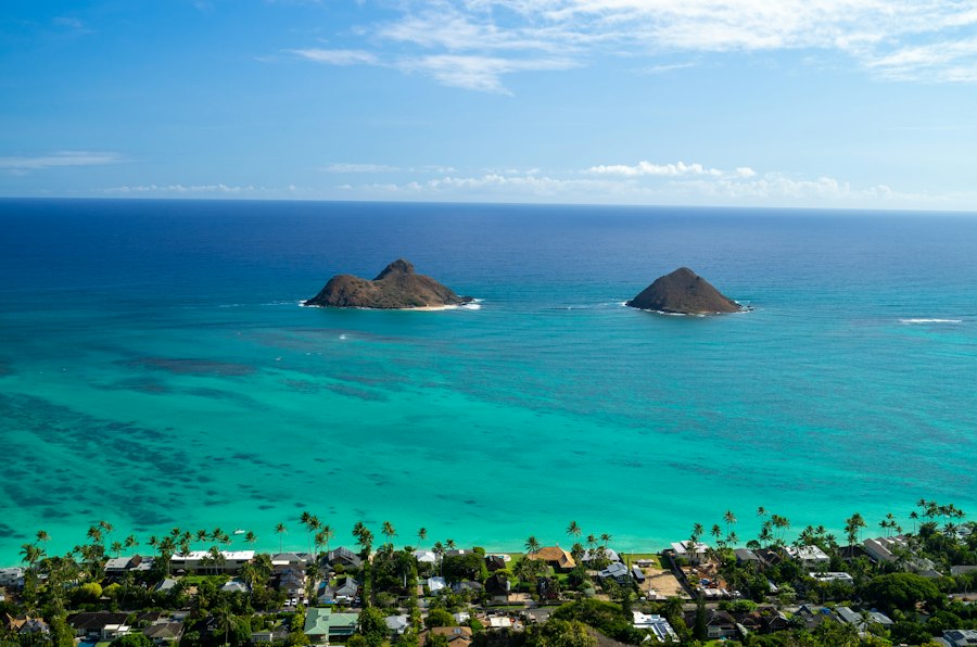 Turquoise water and the Mokulua Islands off Lanikai, Kailua