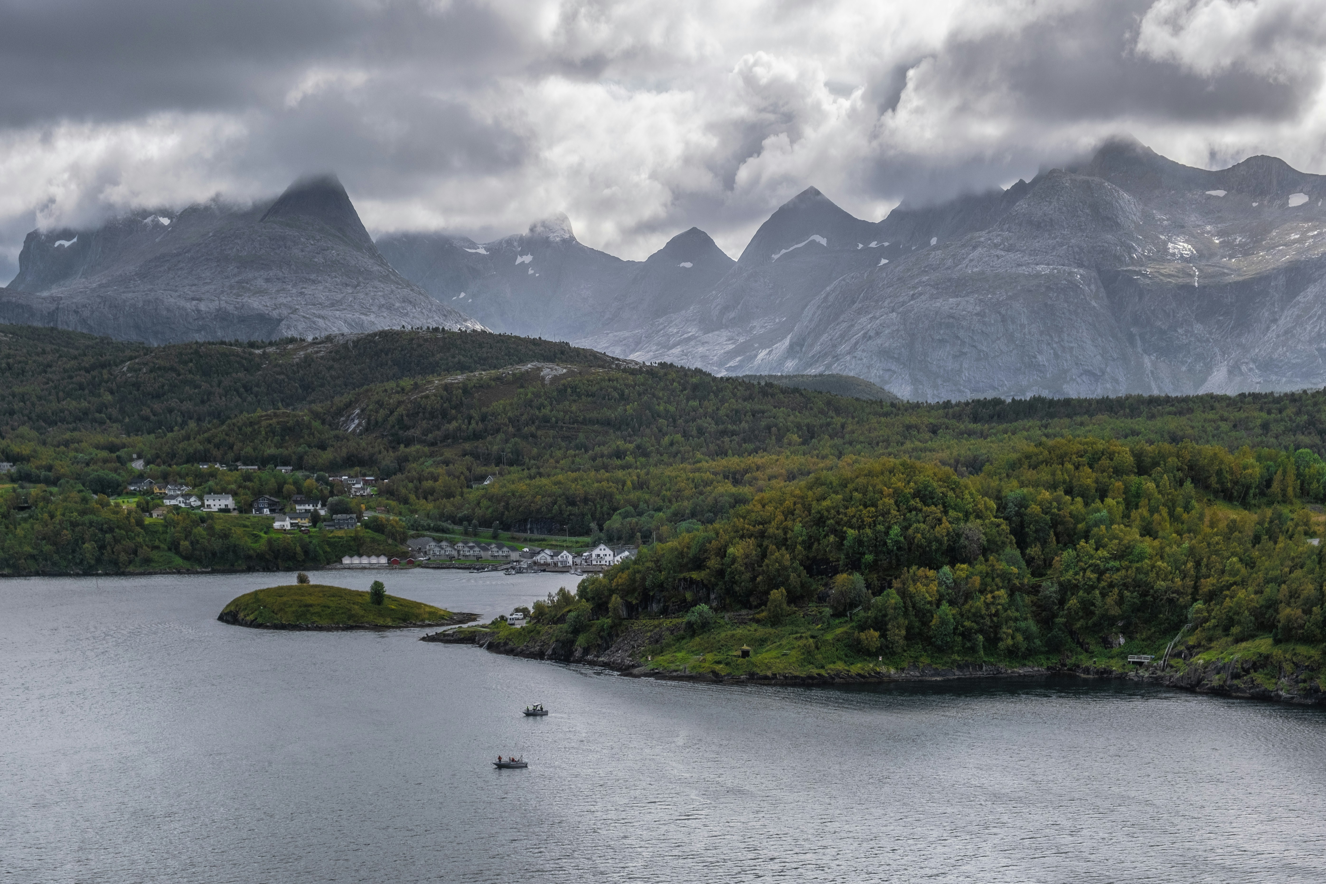 Joshua Kettle/Unsplash