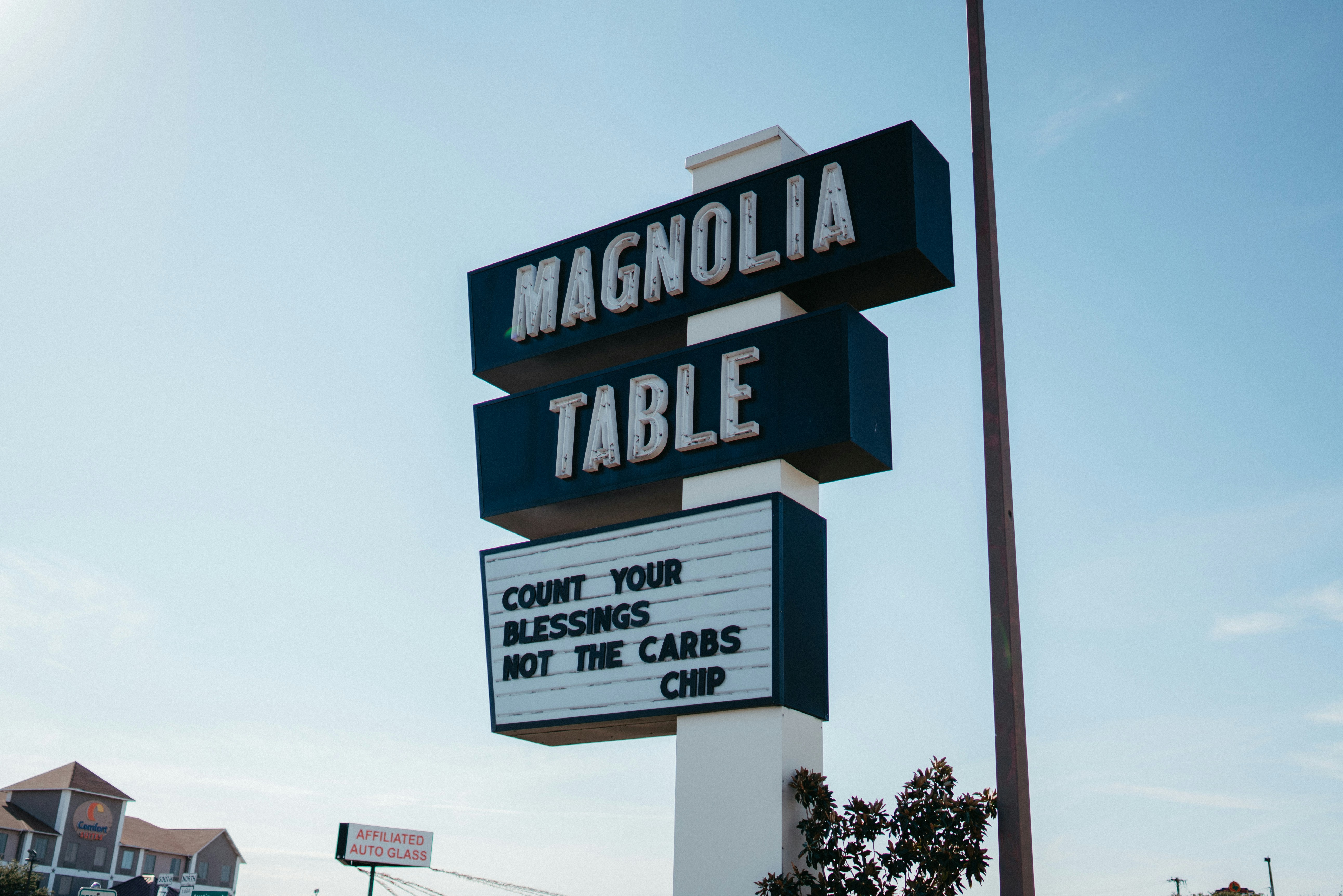 Restaurant sign Magnolia Table