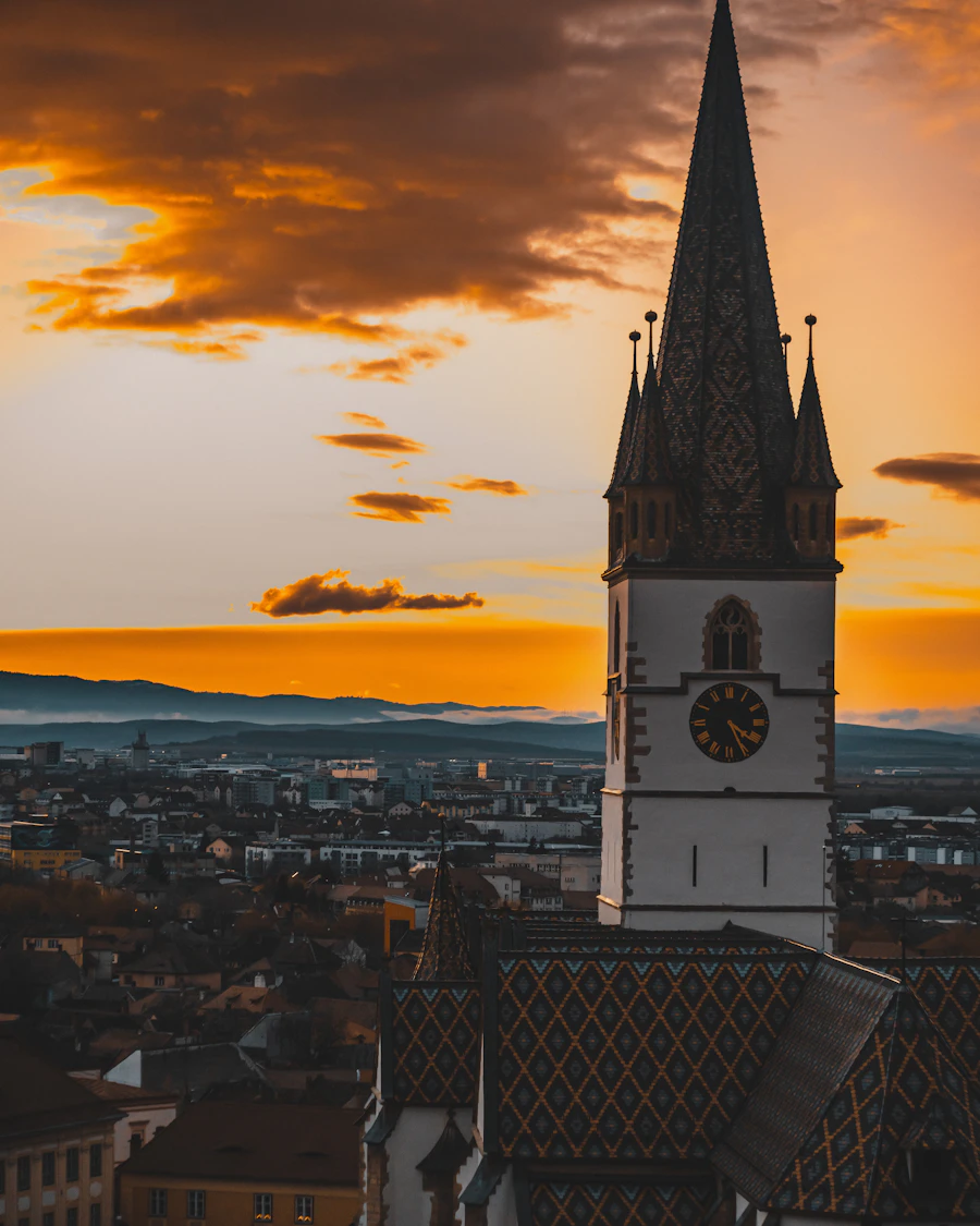 Turnul cu ceas și arhitectura istorică a Sibiului