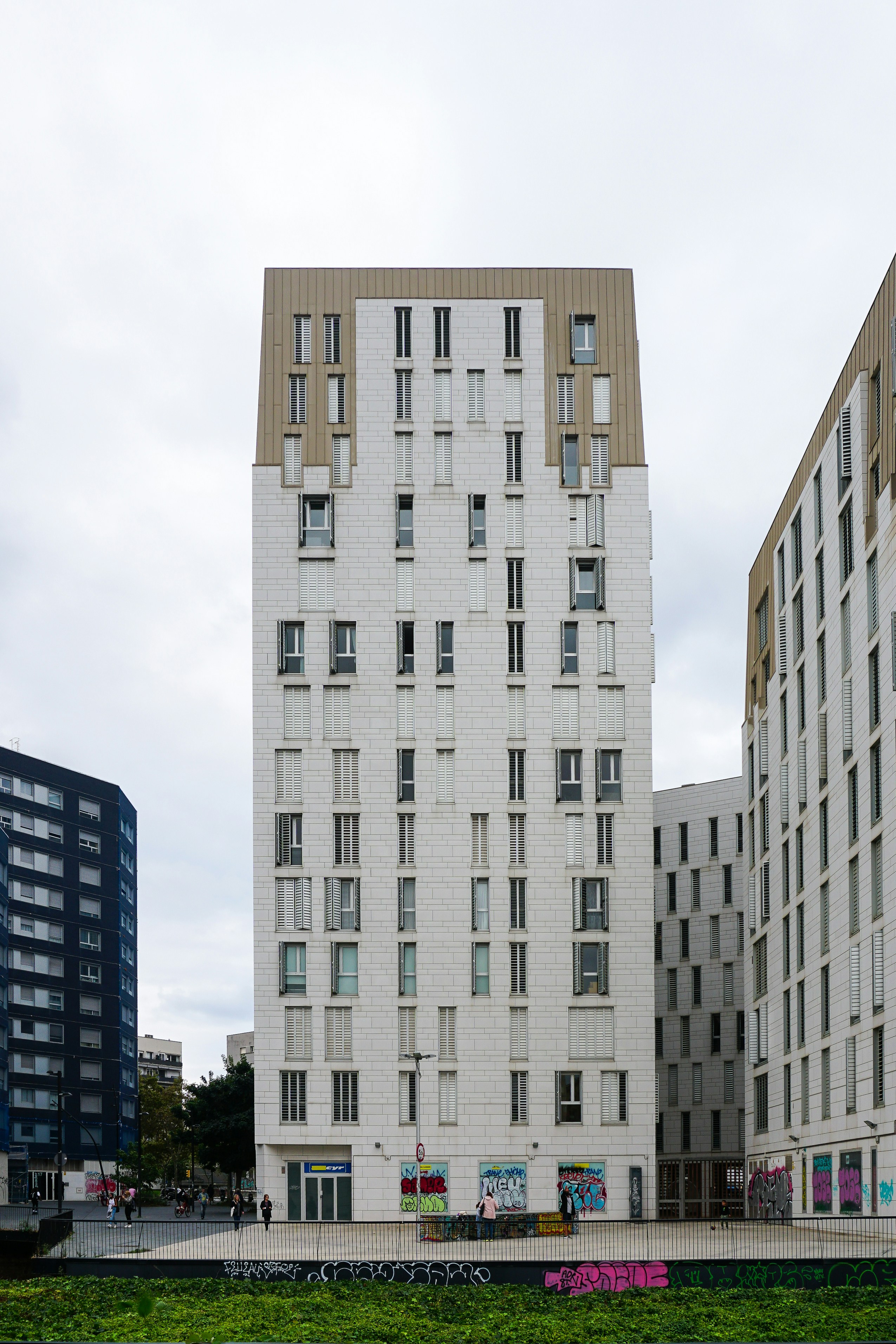 Photo by julianzando