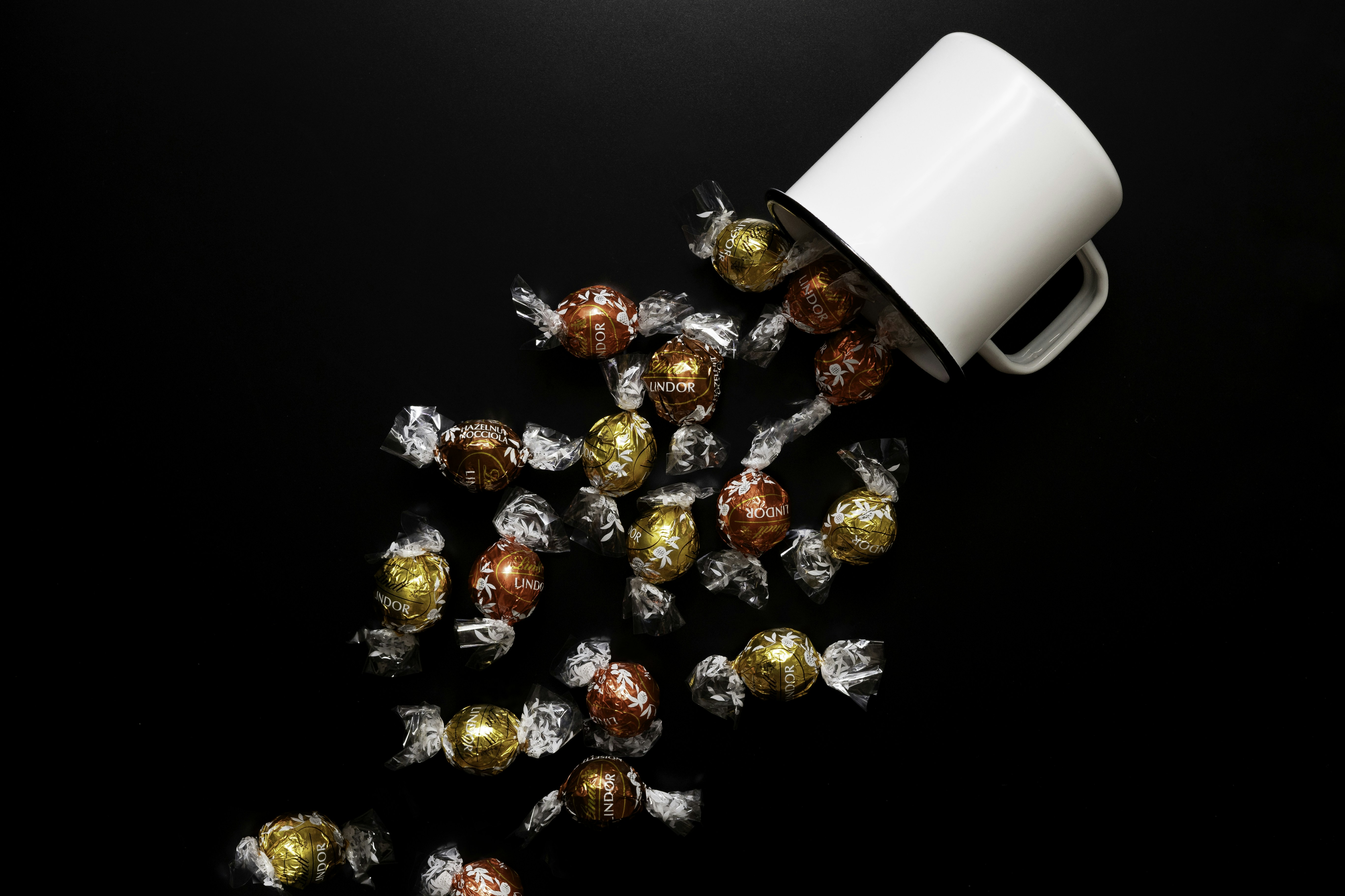Lindt Chocolate Spill

* Lindt Chocolate is a trademark of Lindt & Sprüngli Switzerland. 