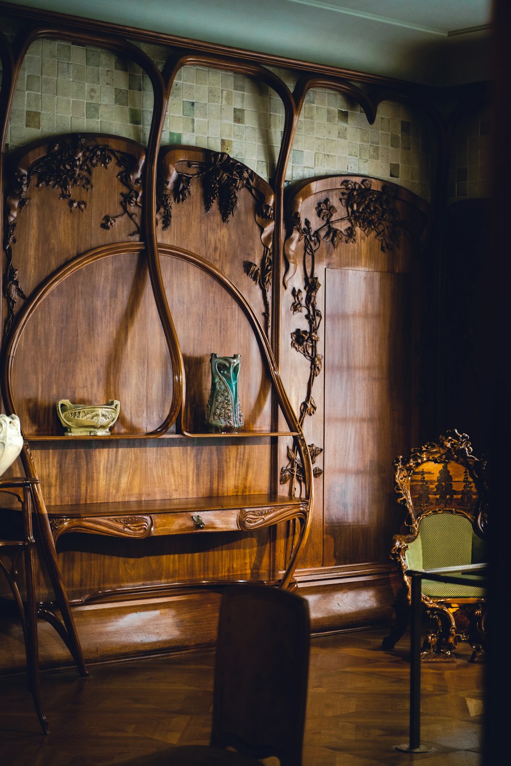 a chair and a table in a room