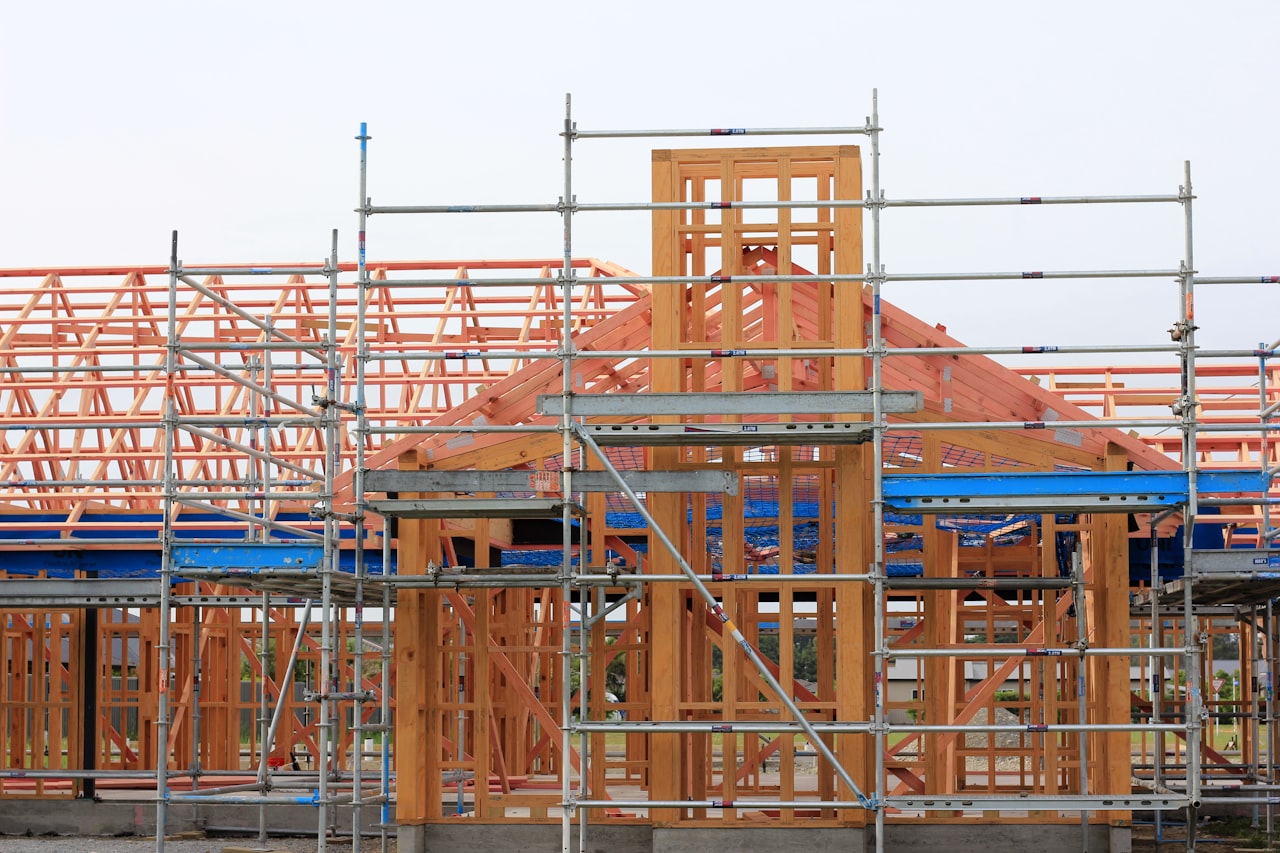 4 Tips to Navigate Home Construction Delays