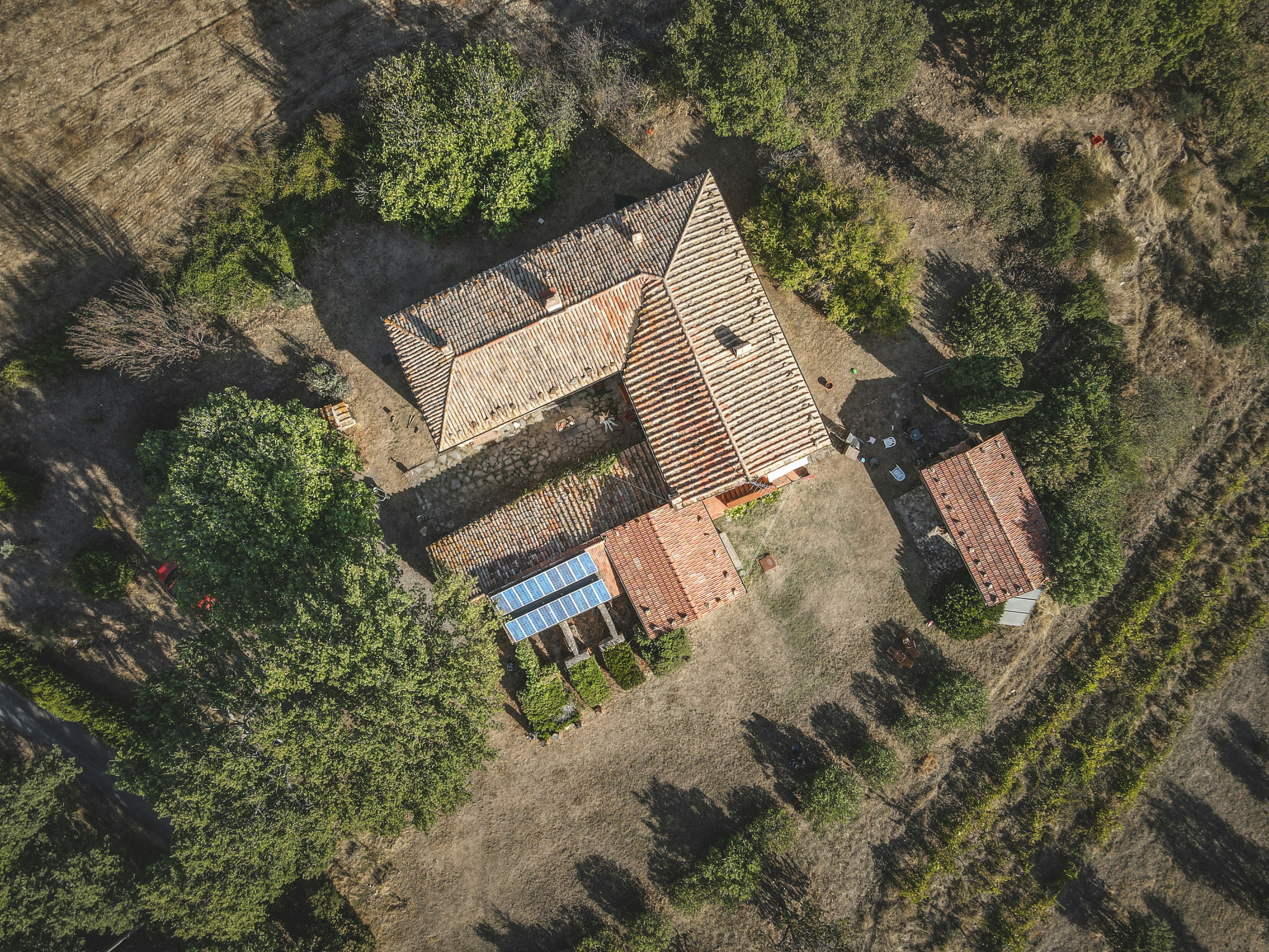 Finca Los Cocos en Uribia con sistema solar residencial de 8kW instalado en zona rural costera