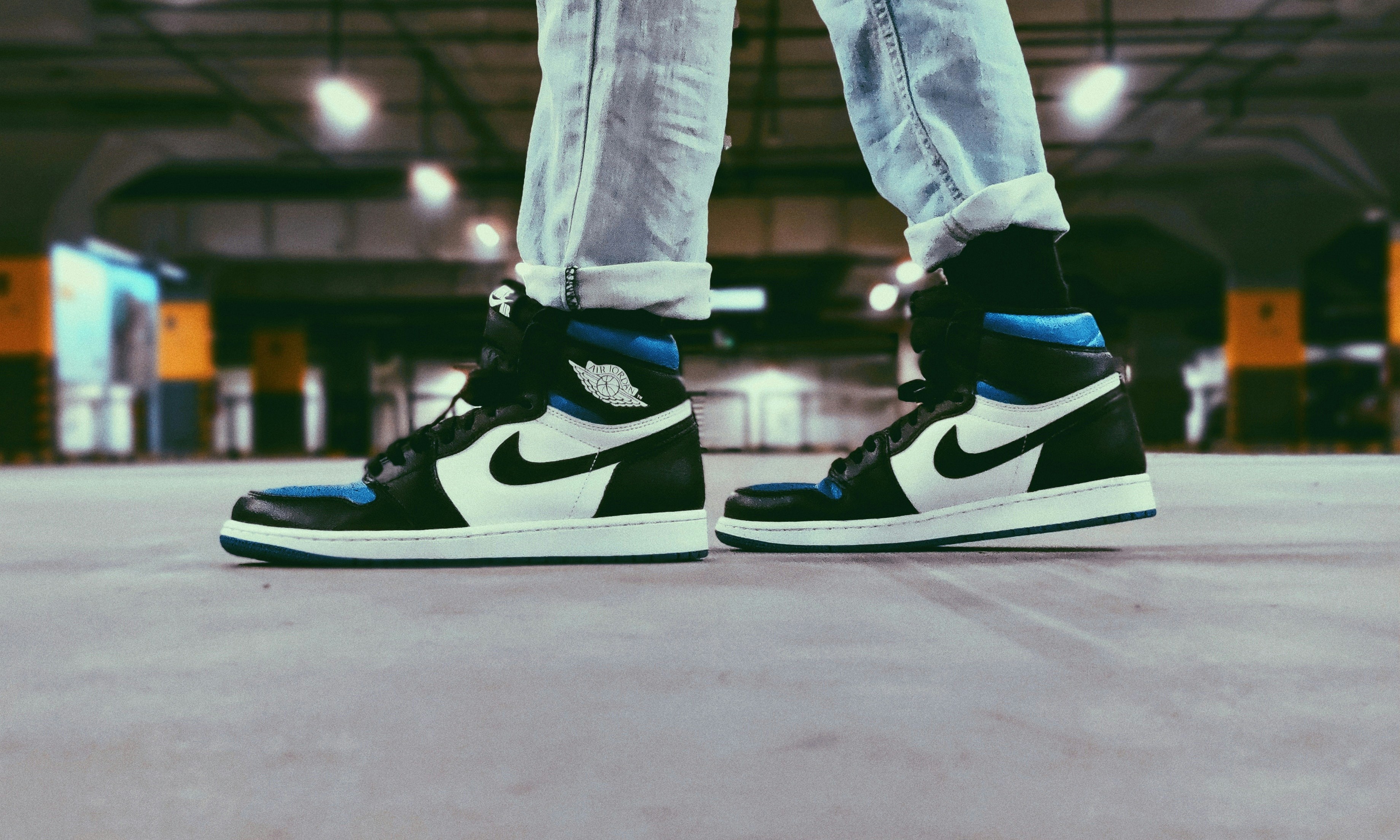 Nike Air Jordan 1 placed parallel