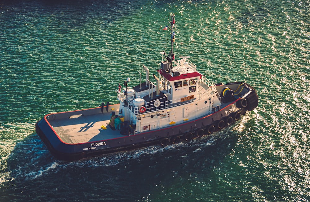 a small boat in a body of water