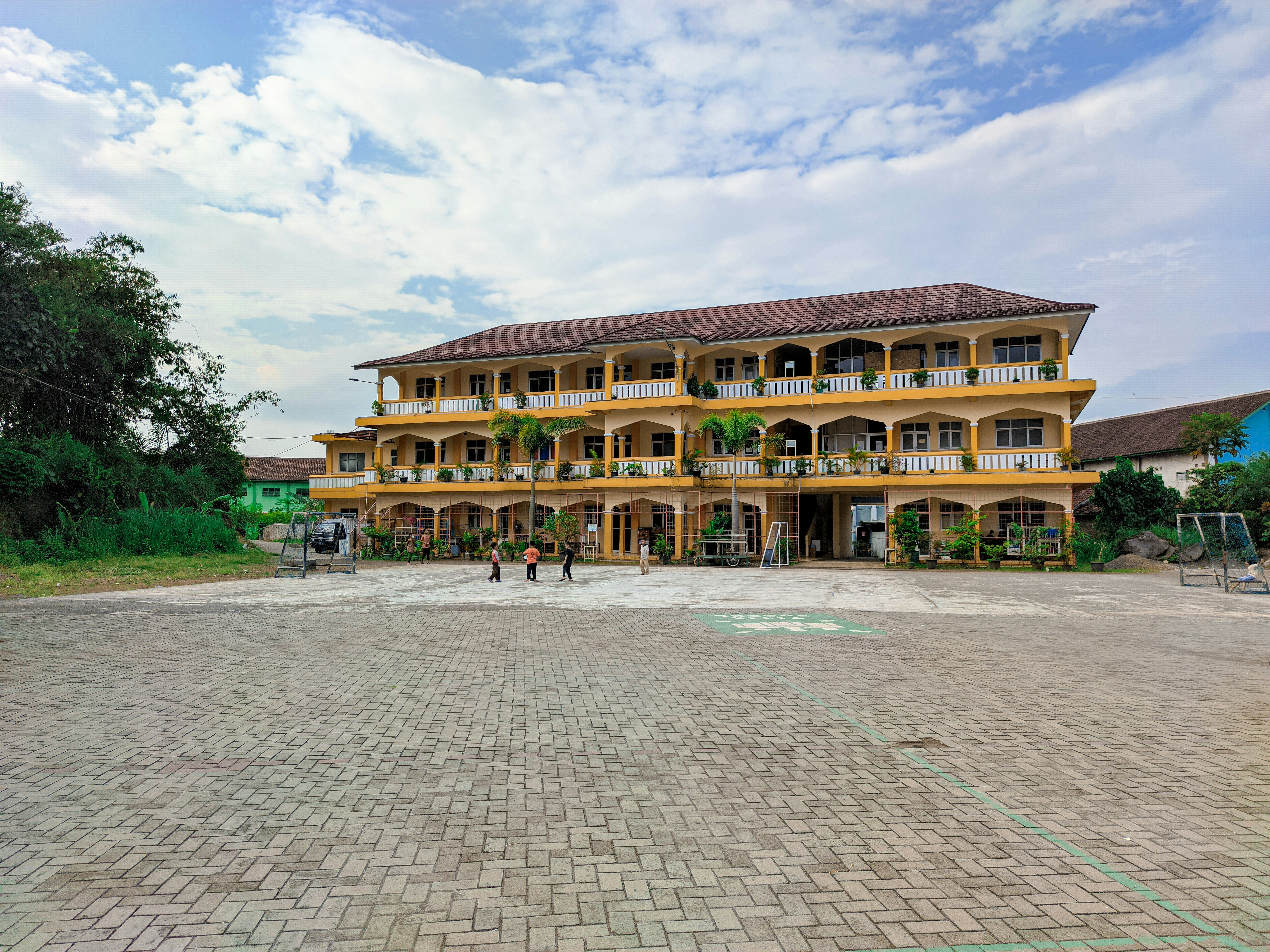 photo-1640232714134-e55d55d0a34f?ixid=M3wxMjA3fDB8MXxzZWFyY2h8MjB8fGZhYmlhbiUyMG5nJTIwbWF0aHMlMjB0dWl0aW9uJTIwY2VudHJlfGVufDB8fHx8MTc1MDI3Nzg1MHww\u0026ixlib=rb-4.1.0