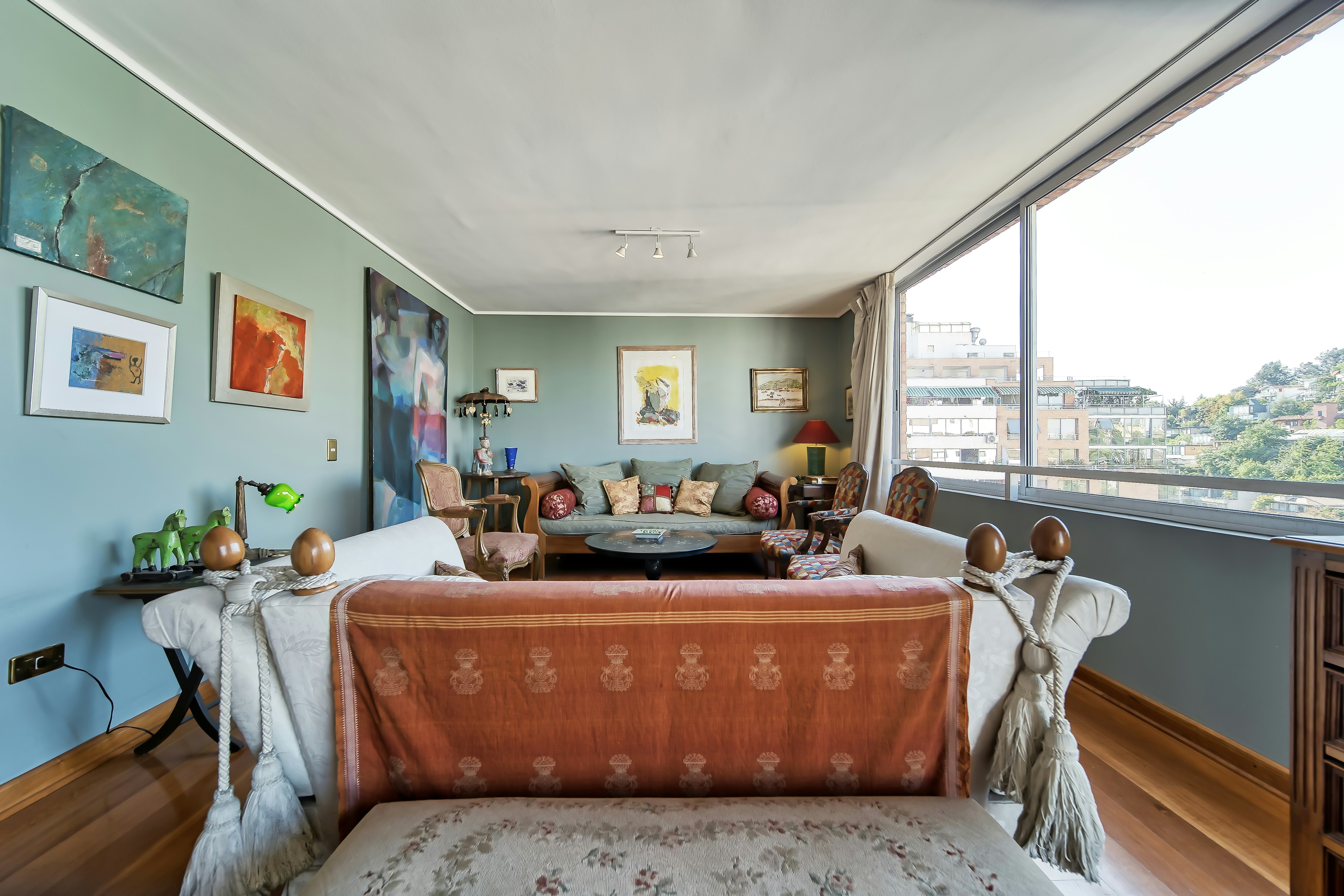 Photo by gabrielrosenblutpp