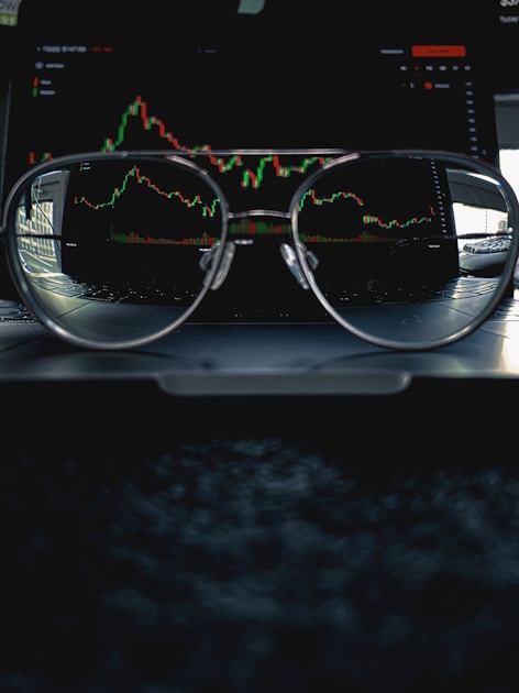 What's Your Investing Blind Spot? The 4 Behavioral Finance Types Explained