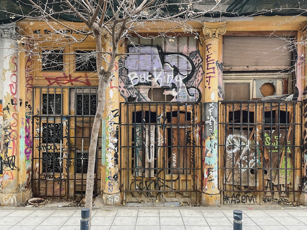 a building with a bunch of graffiti on it