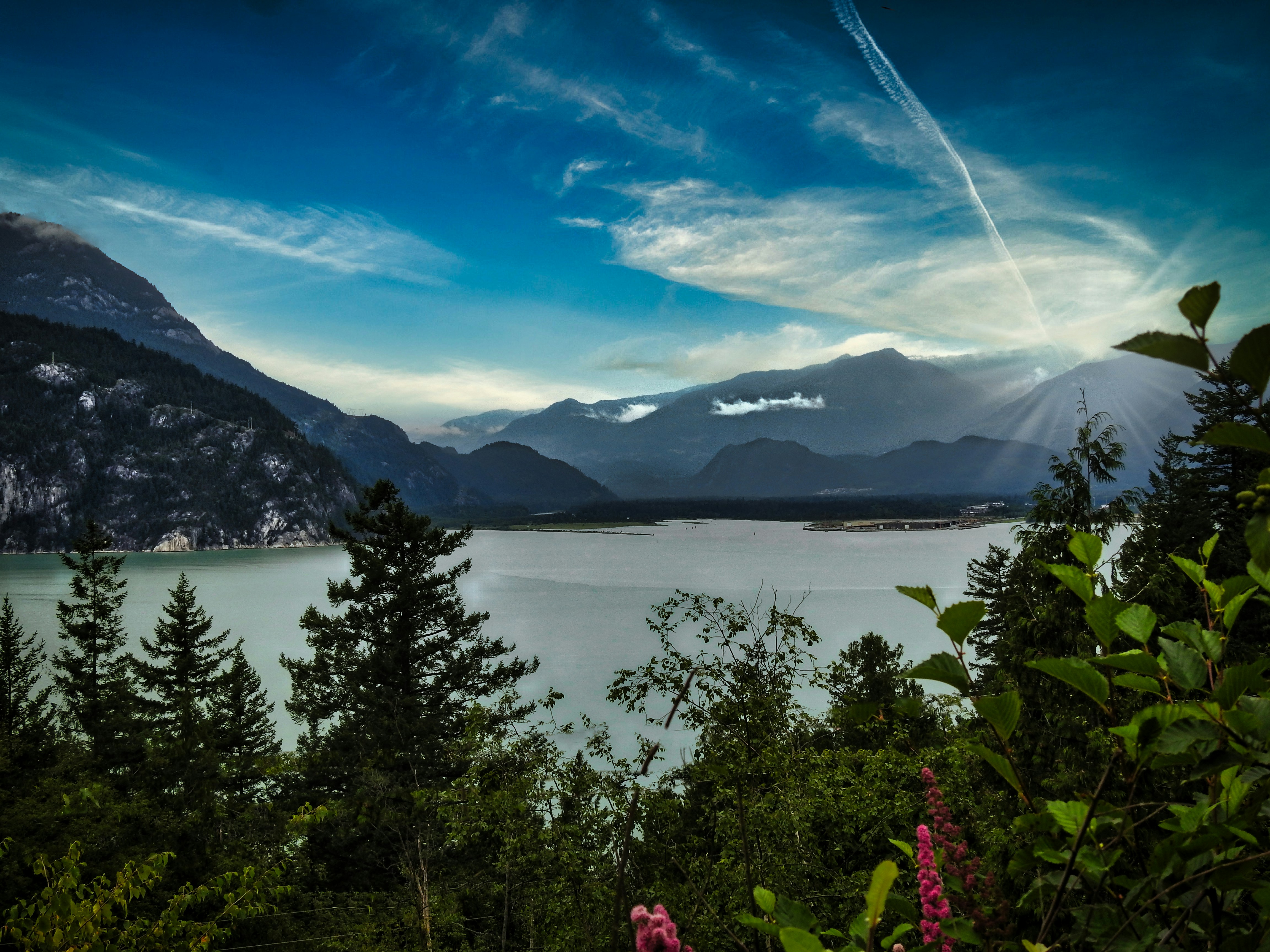 Photo by eddie_garkut