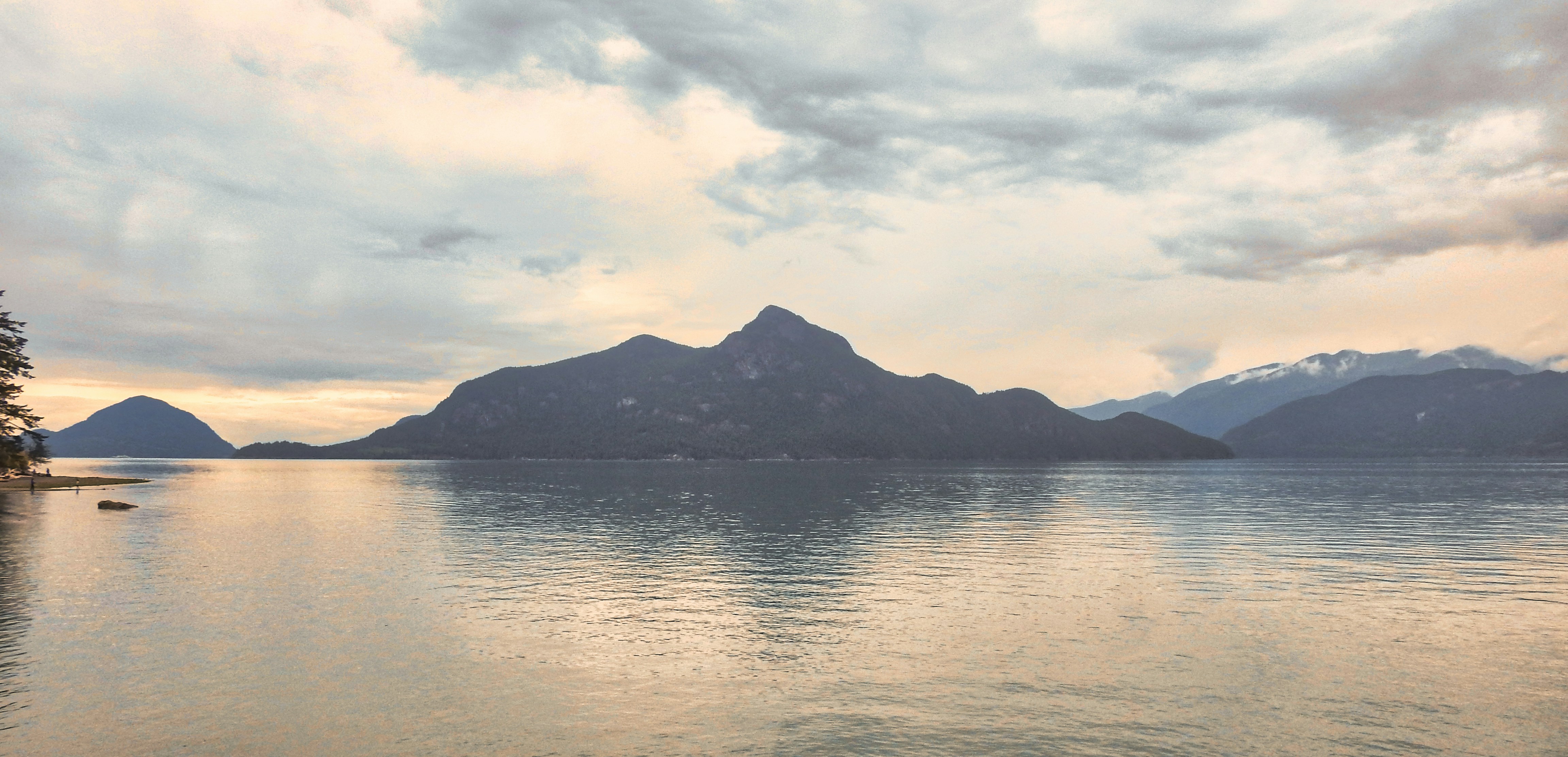 Photo by eddie_garkut