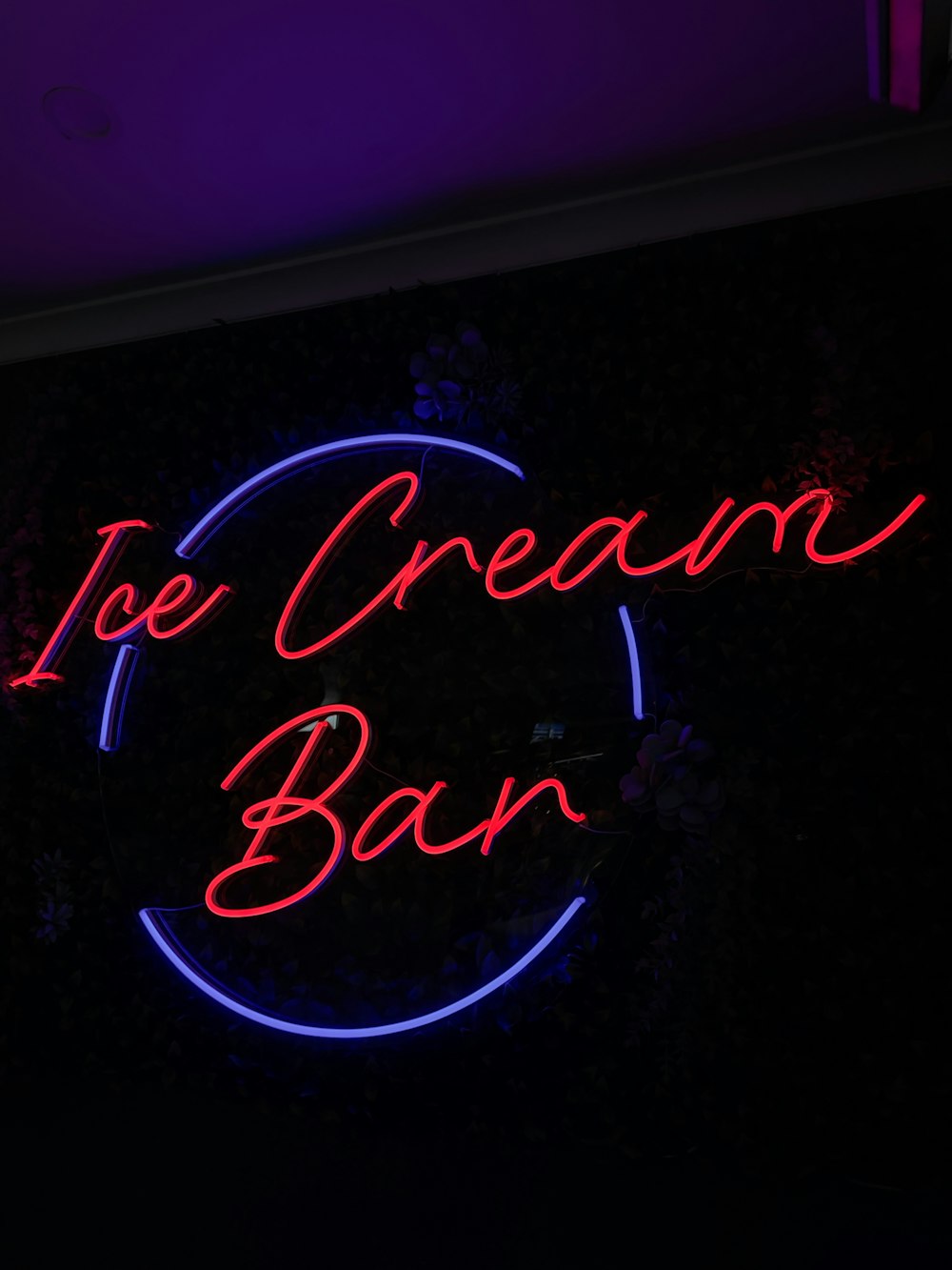 a neon sign that reads ice cream bar