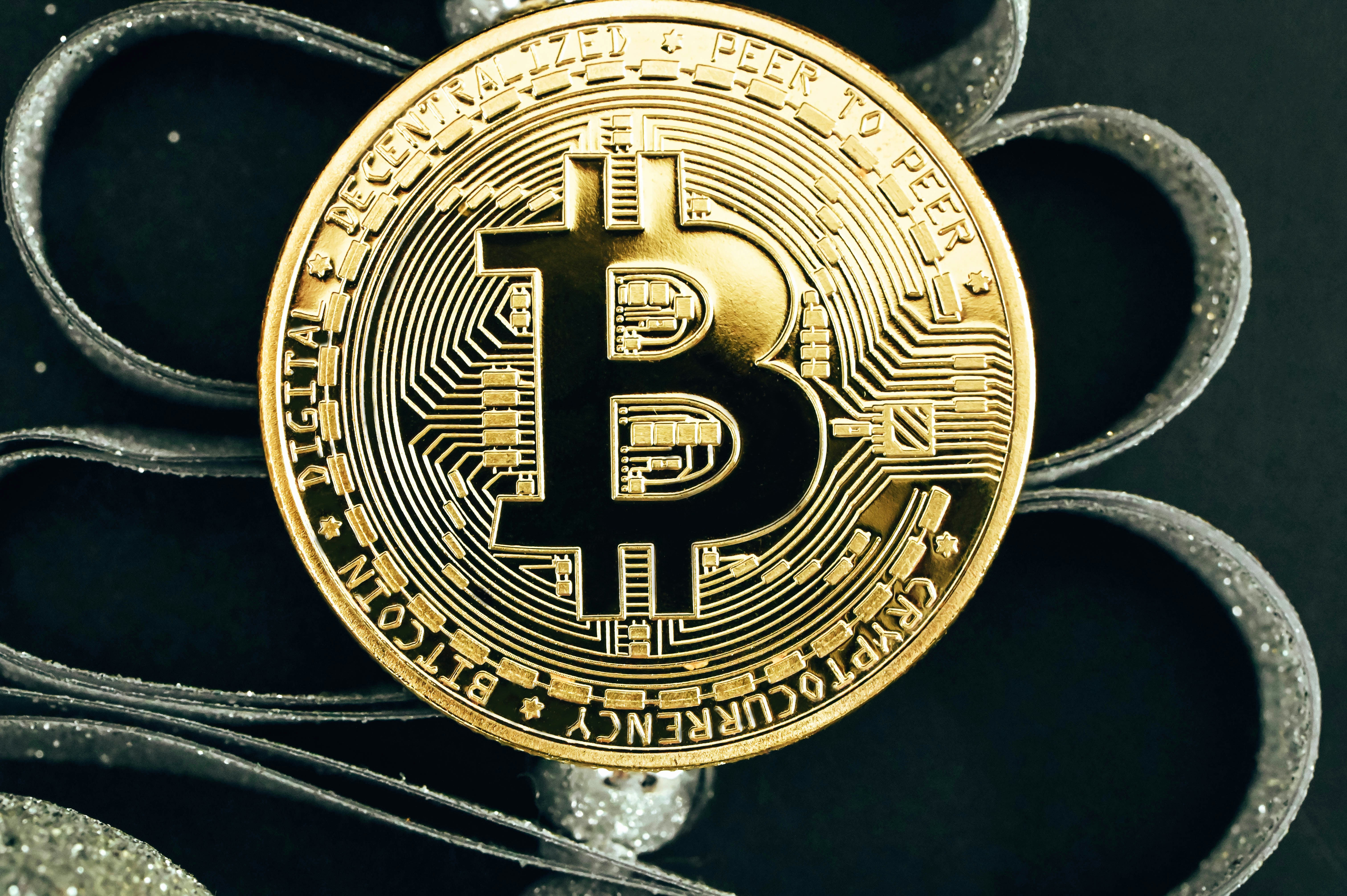 Ціна біткоїна обвалилася нижче $90K, викликавши нові побоювання щодо глибшої слабкості.