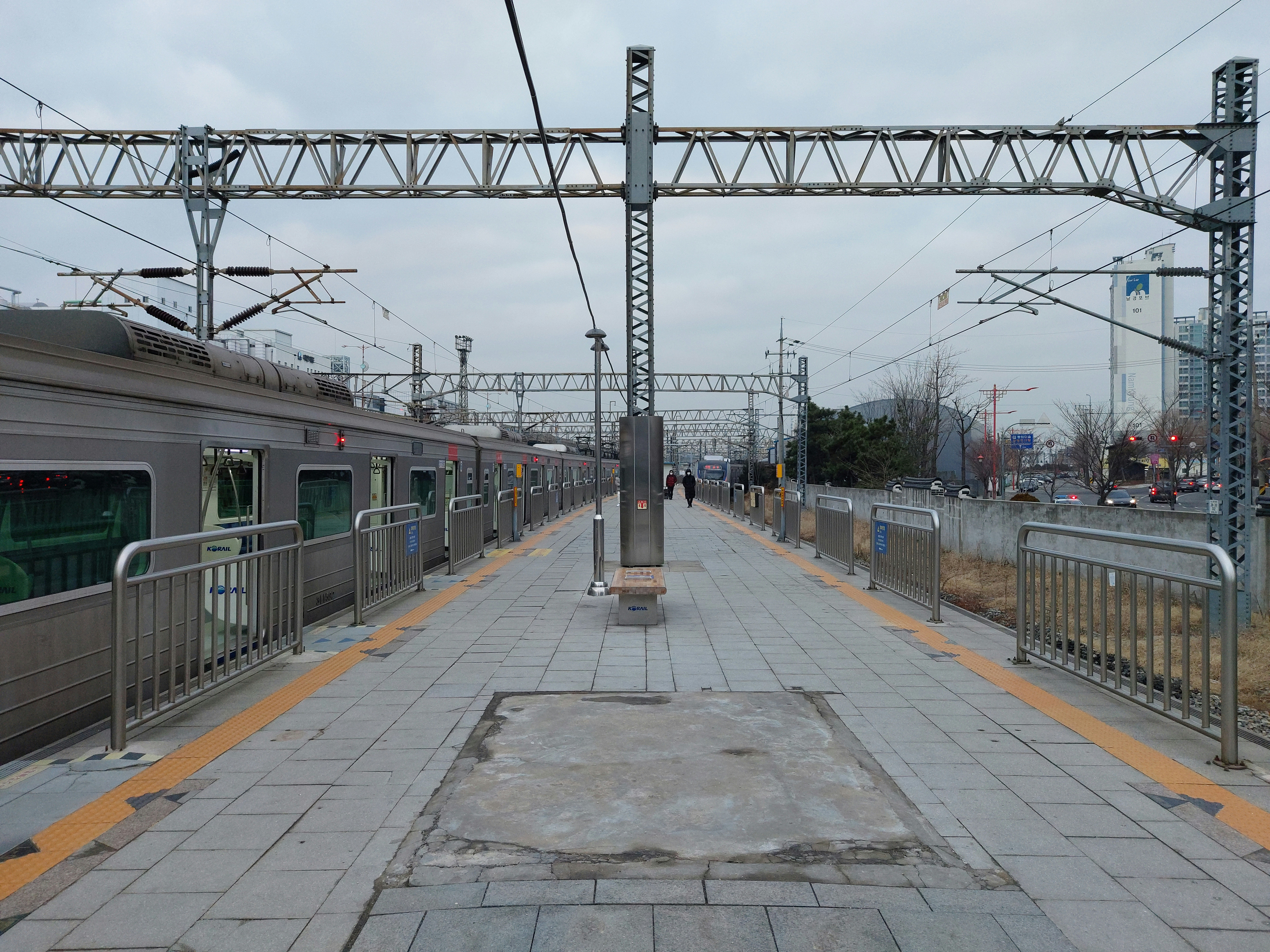 CTA Red Line station in Uptown - Uptown Chicago apartments for rent