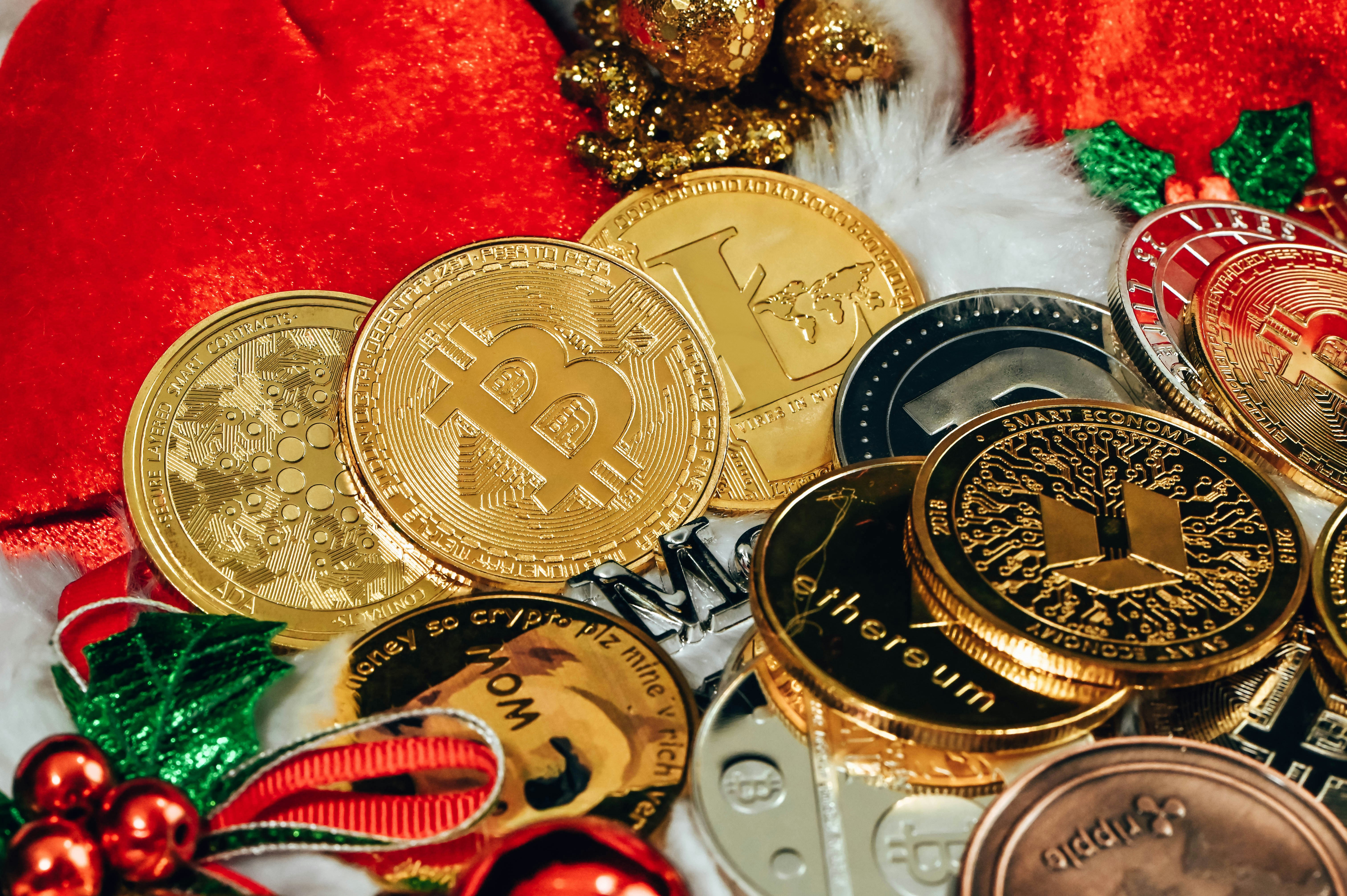 ビットコインが入ったクリスマスストッキングの写真 – Unsplashのクリスマスの無料画像