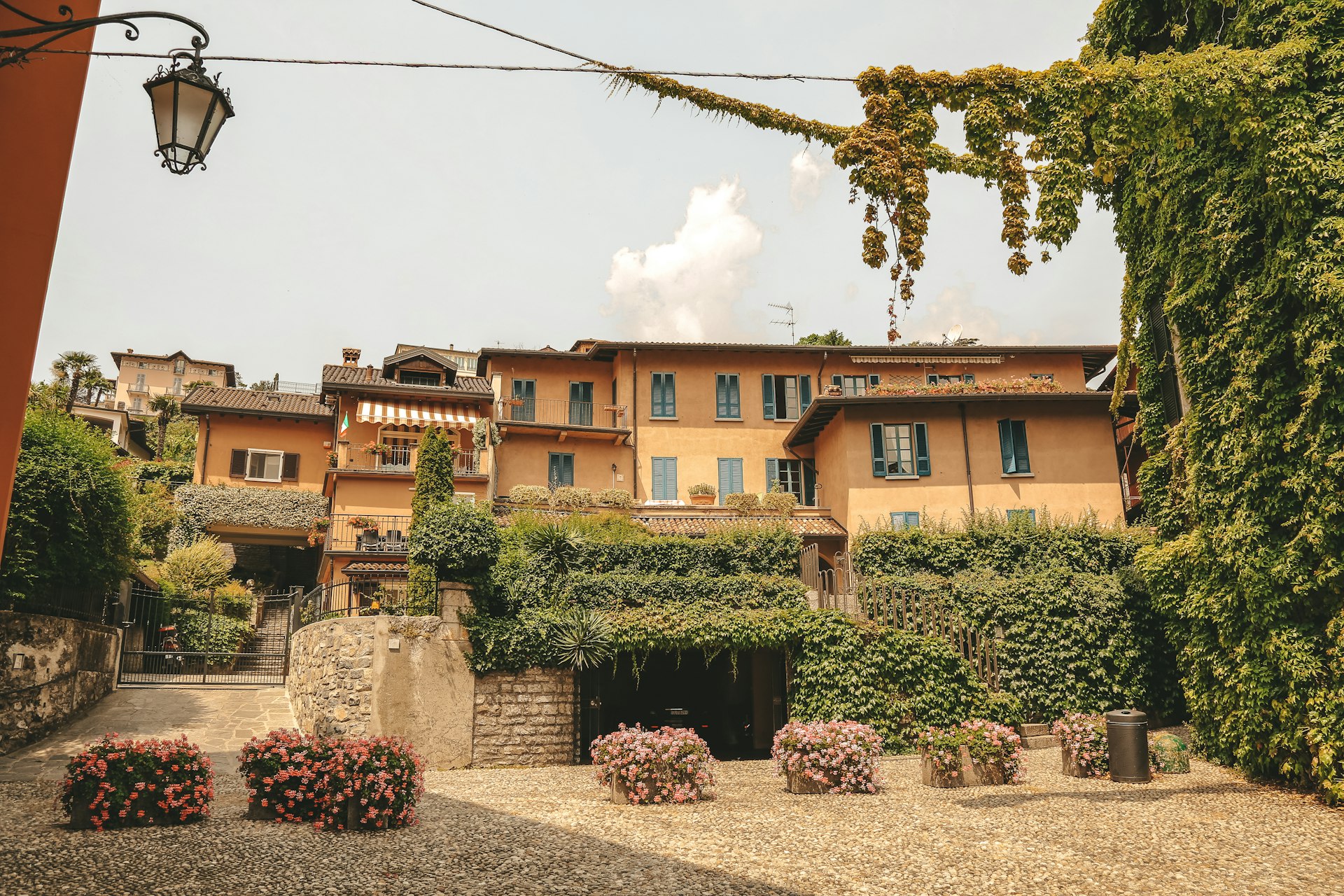 Bellagio waterfront with villas and gardens