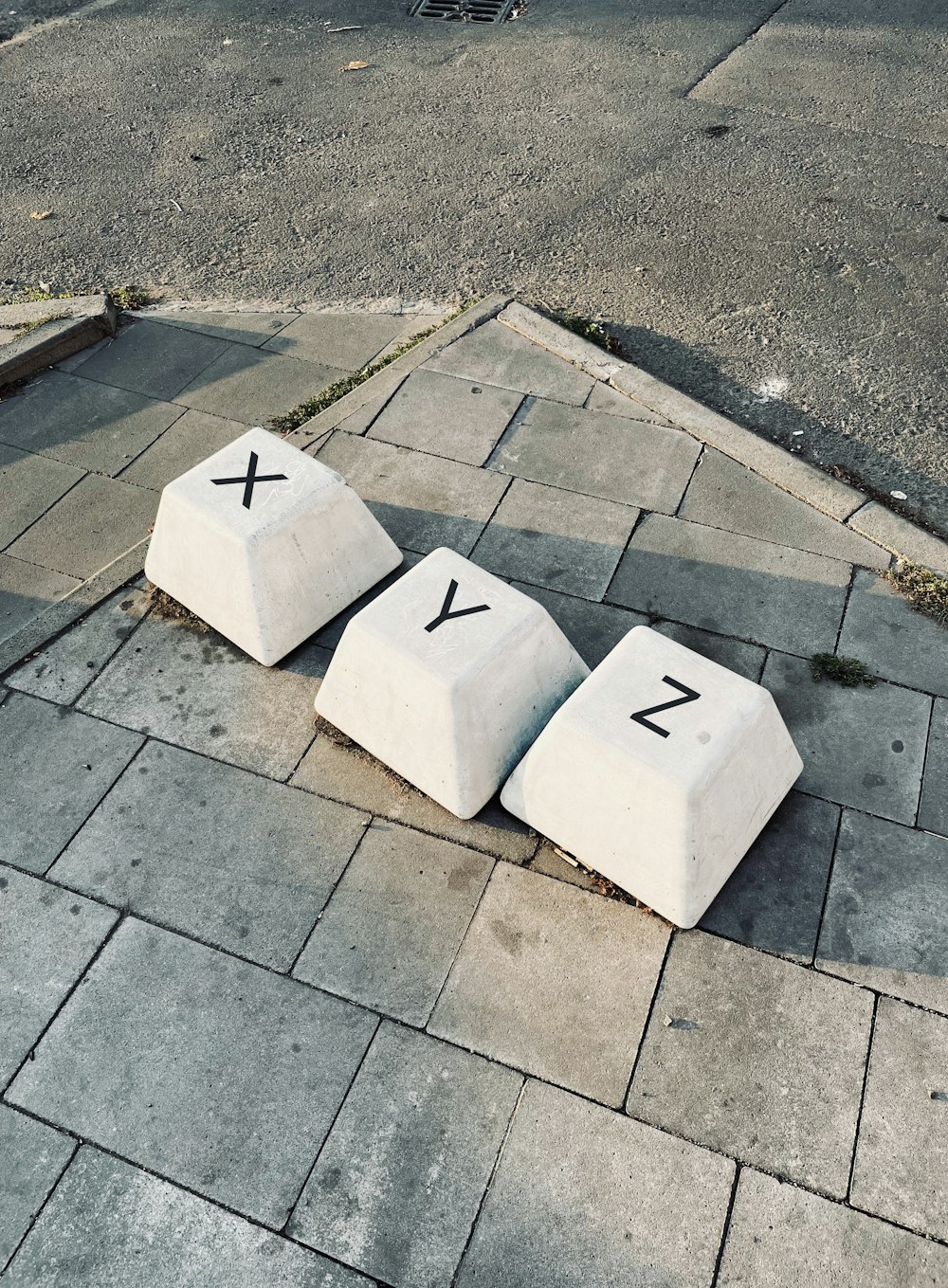 a number of blocks that have been placed on the ground
