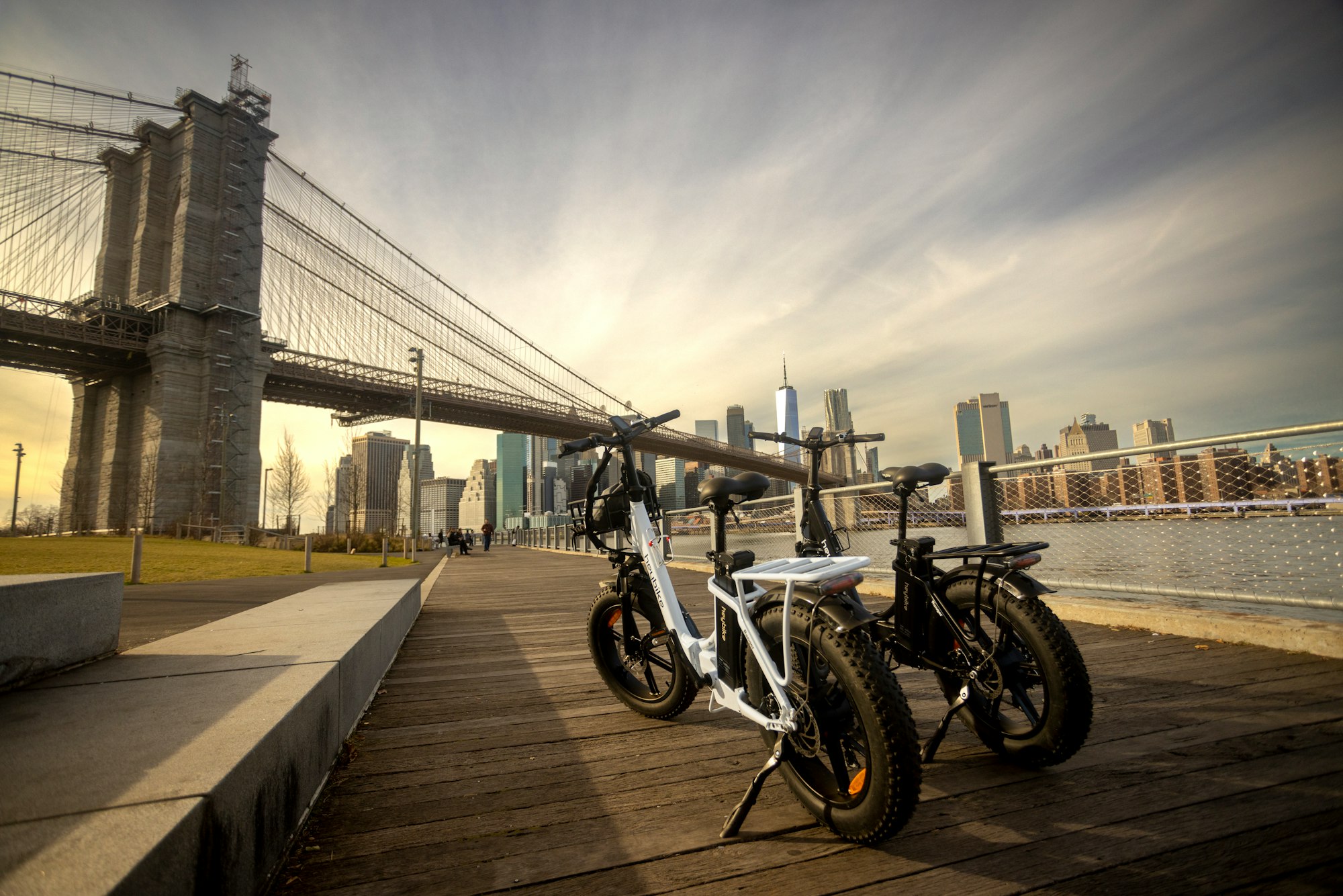 Orbic's e-Bike seamlessly incorporates 5G connectivity and AI technology.
