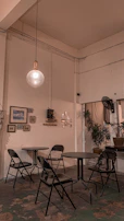 Cozy event space in Atlixco with minimalist decor and warm ambient lighting.