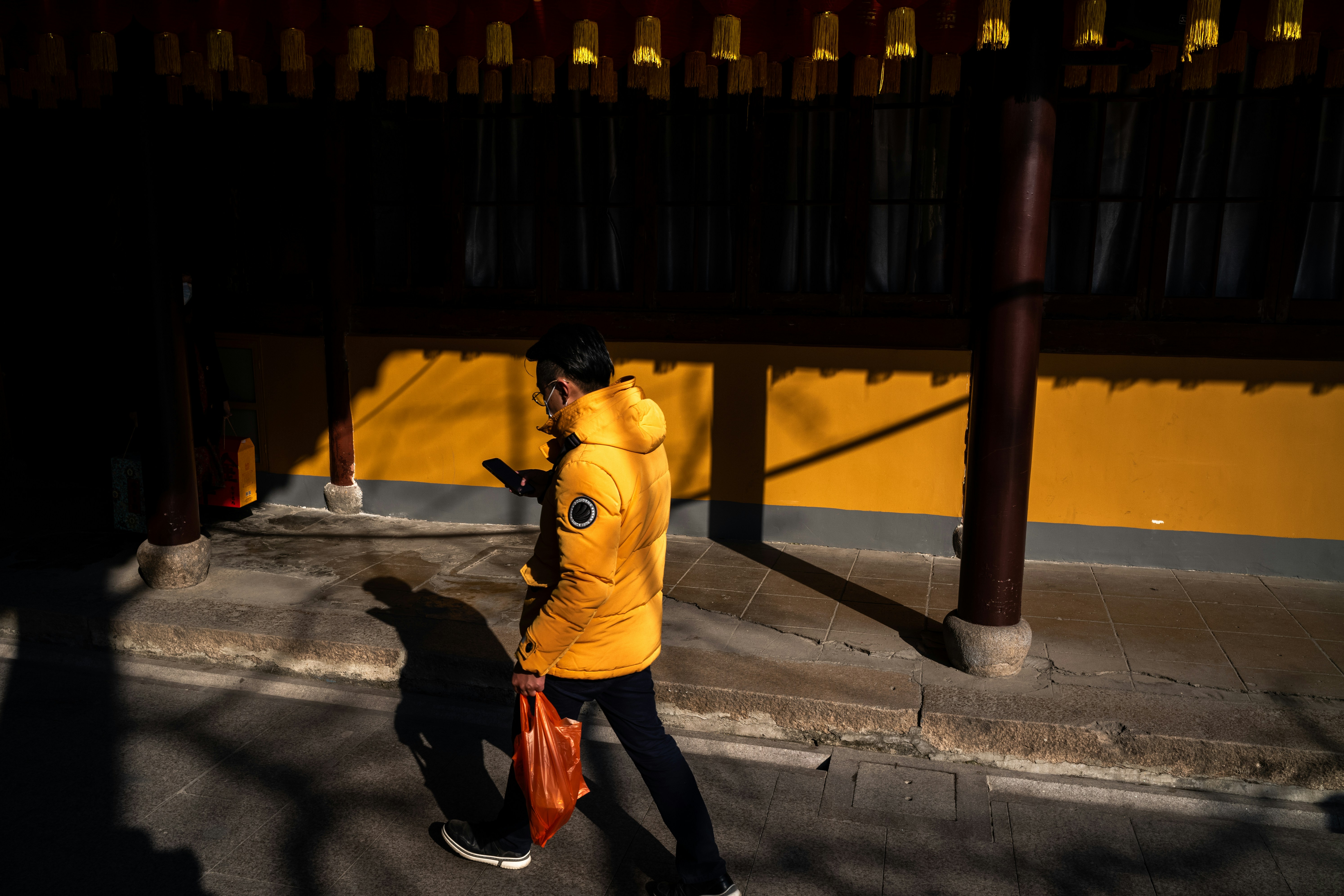 Photo by derekleej