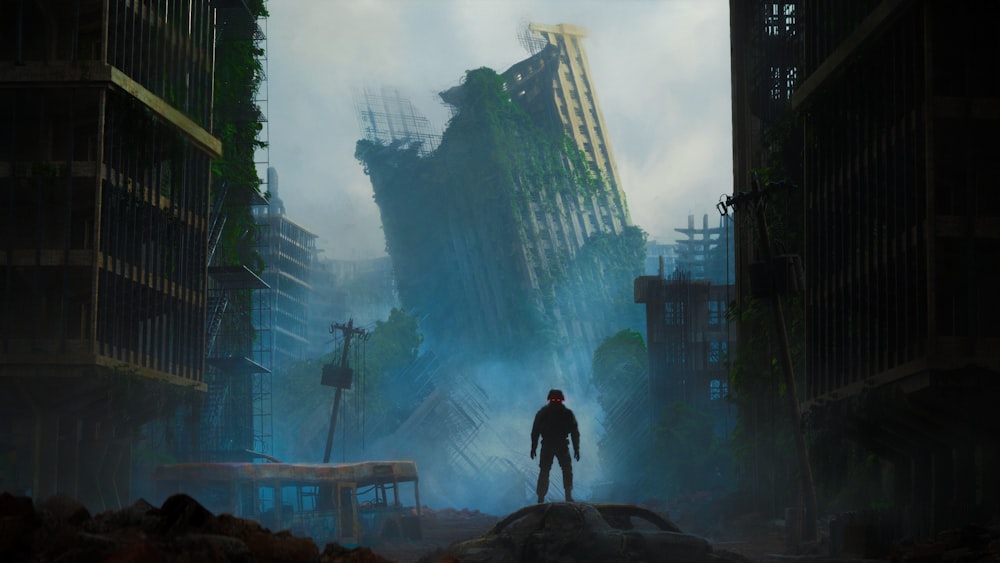 고층 건물로 둘러싸인 도시 한복판에 서 있는 남자