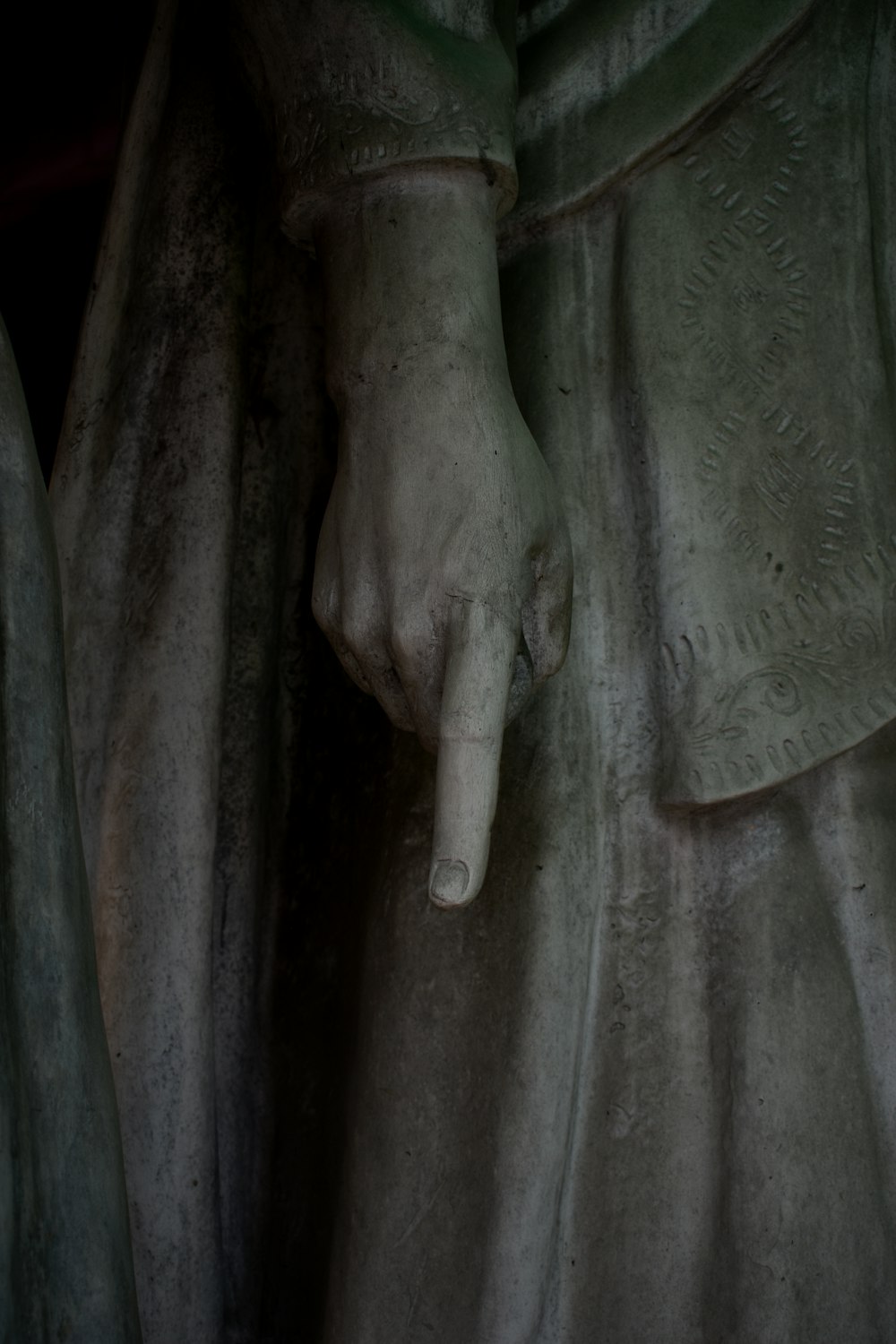 a close up of a statue of a person's hand
