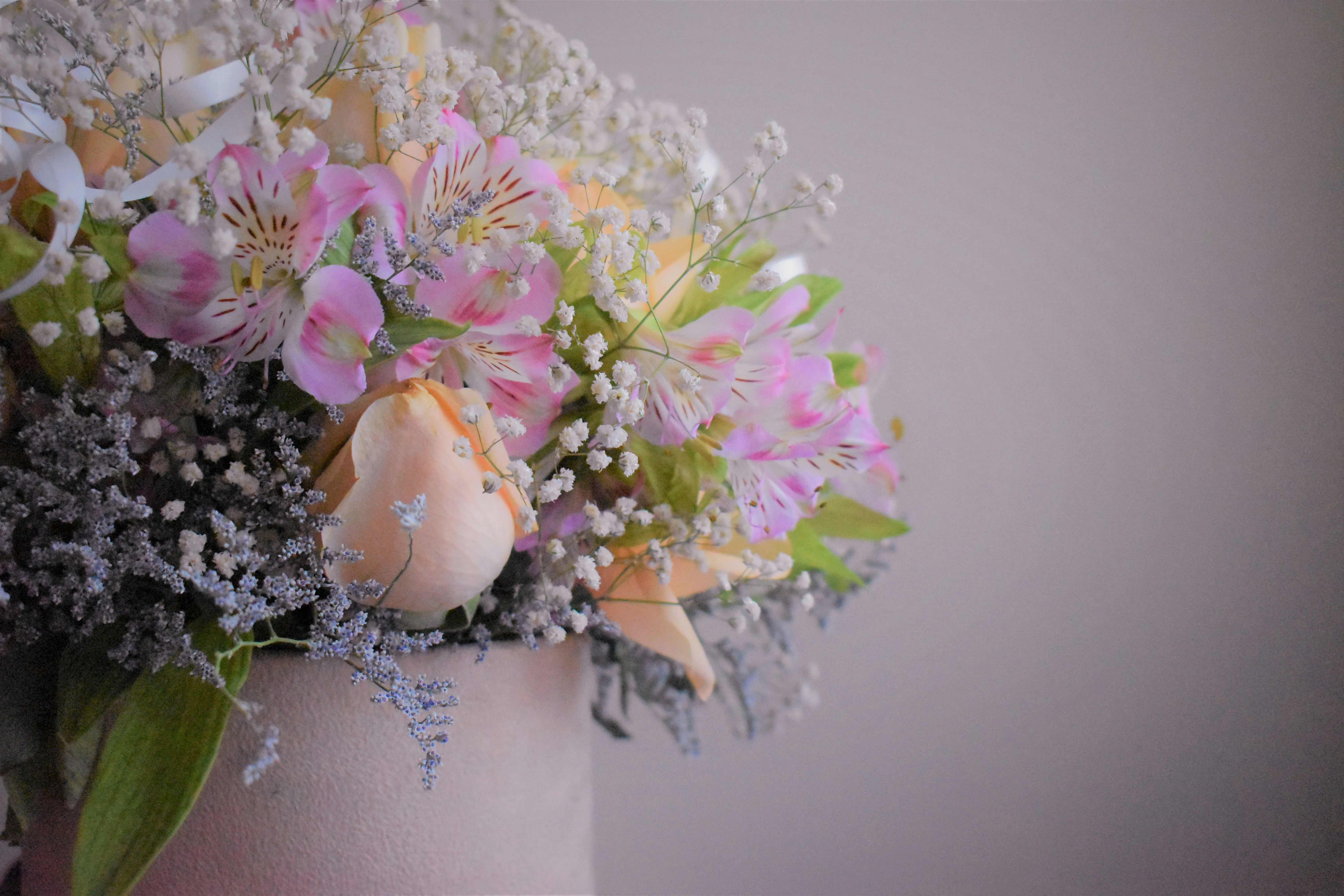 Bridal hair updo, Wedding flower crown, Bride with waves, Elegant bridal hairstyle, ilustrasi artikel Dream Wedding Hair: Your Ultimate Bridal Style Inspiration Guide 9