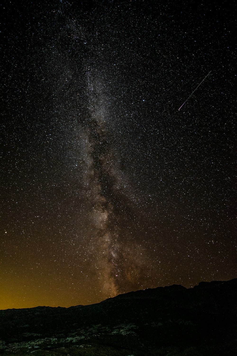 the night sky with stars and the milky