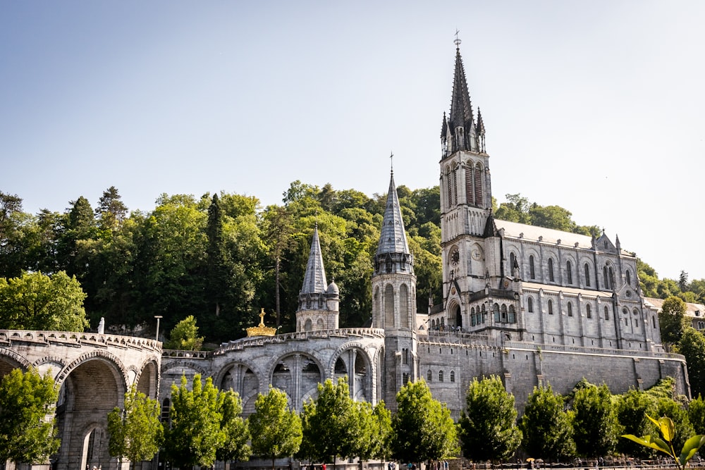 a large building with a steeple on top of it