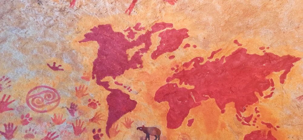 Eine Weltkarte an eine Wand gemalt