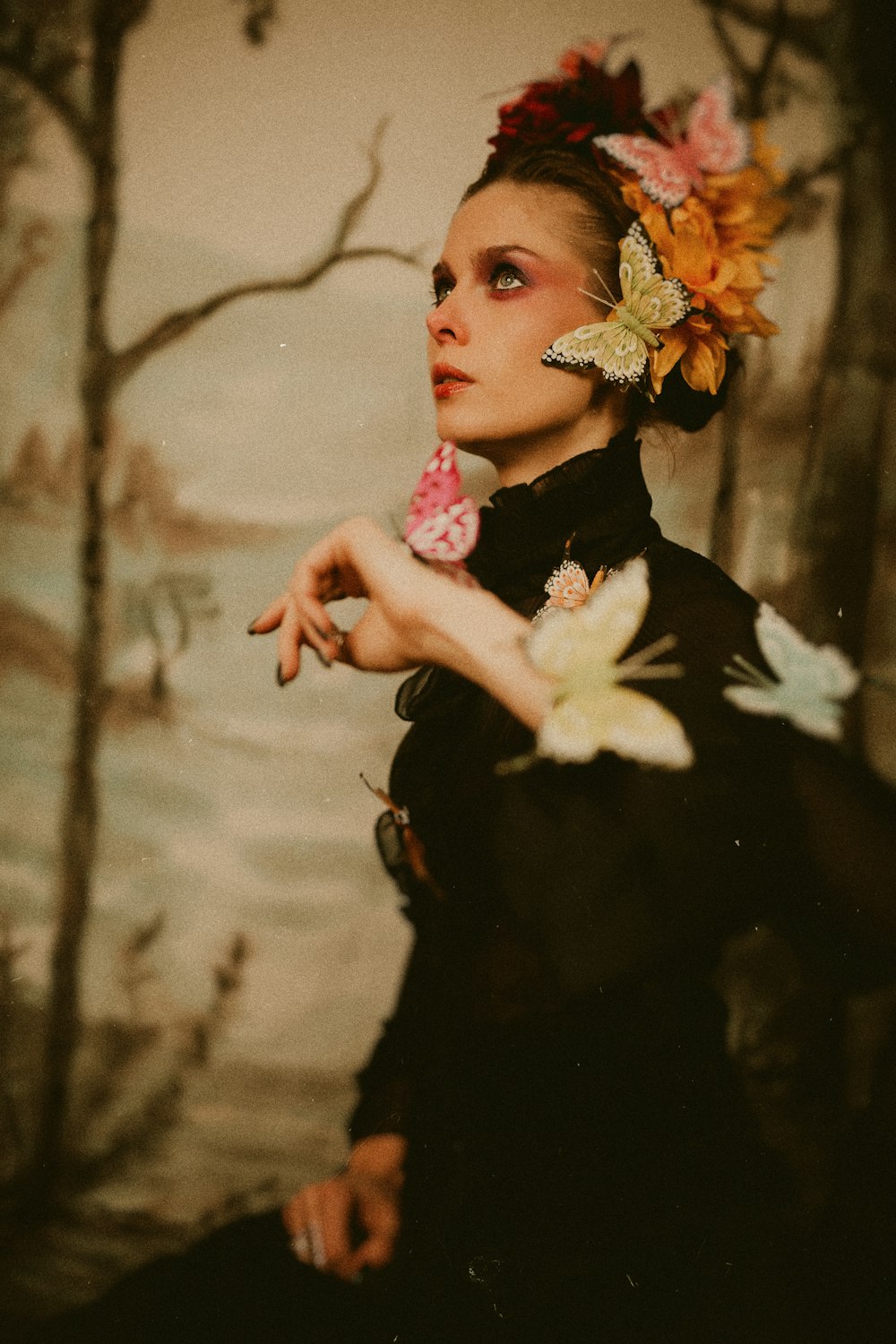 a woman with a flower in her hair