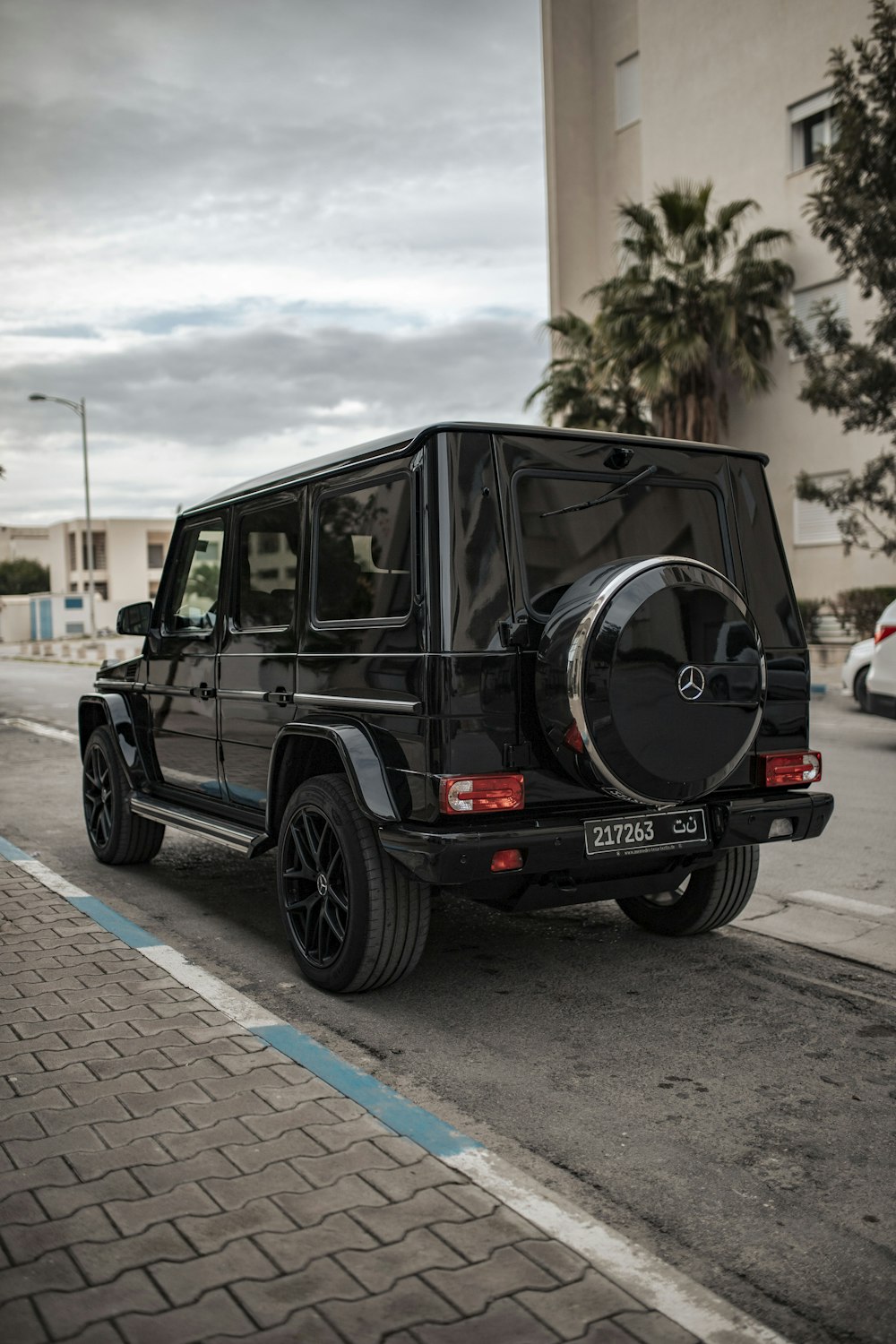 Un Mercedes Benz Benz Negro Benz