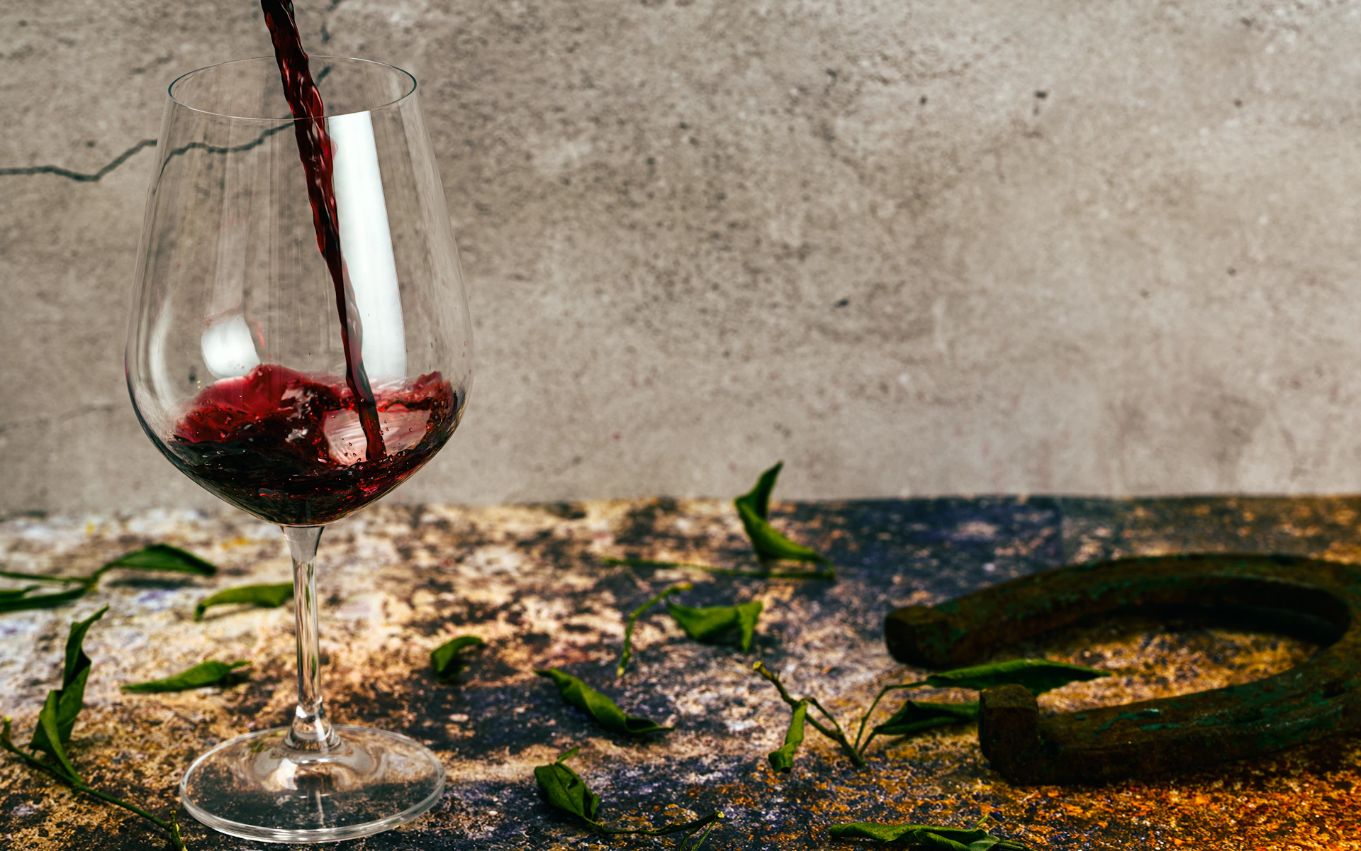 gray computer monitor