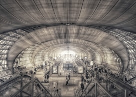 Photo 1641148079280 4ccabccd2341?q=85&w=273&h=462&fit=crop