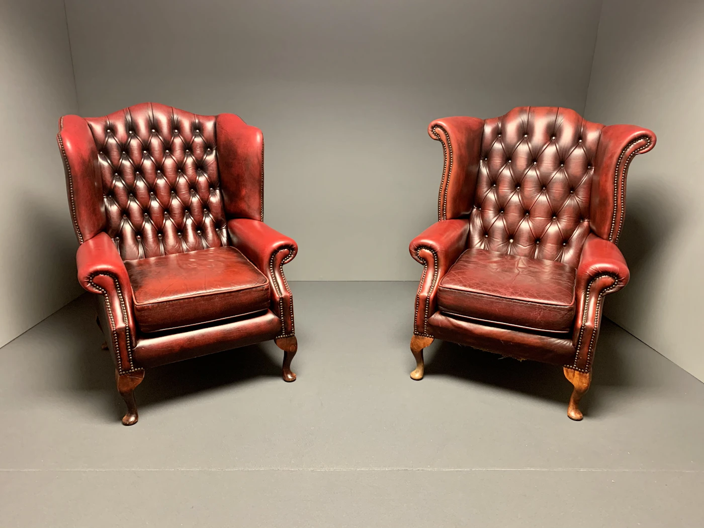 Statement red pair