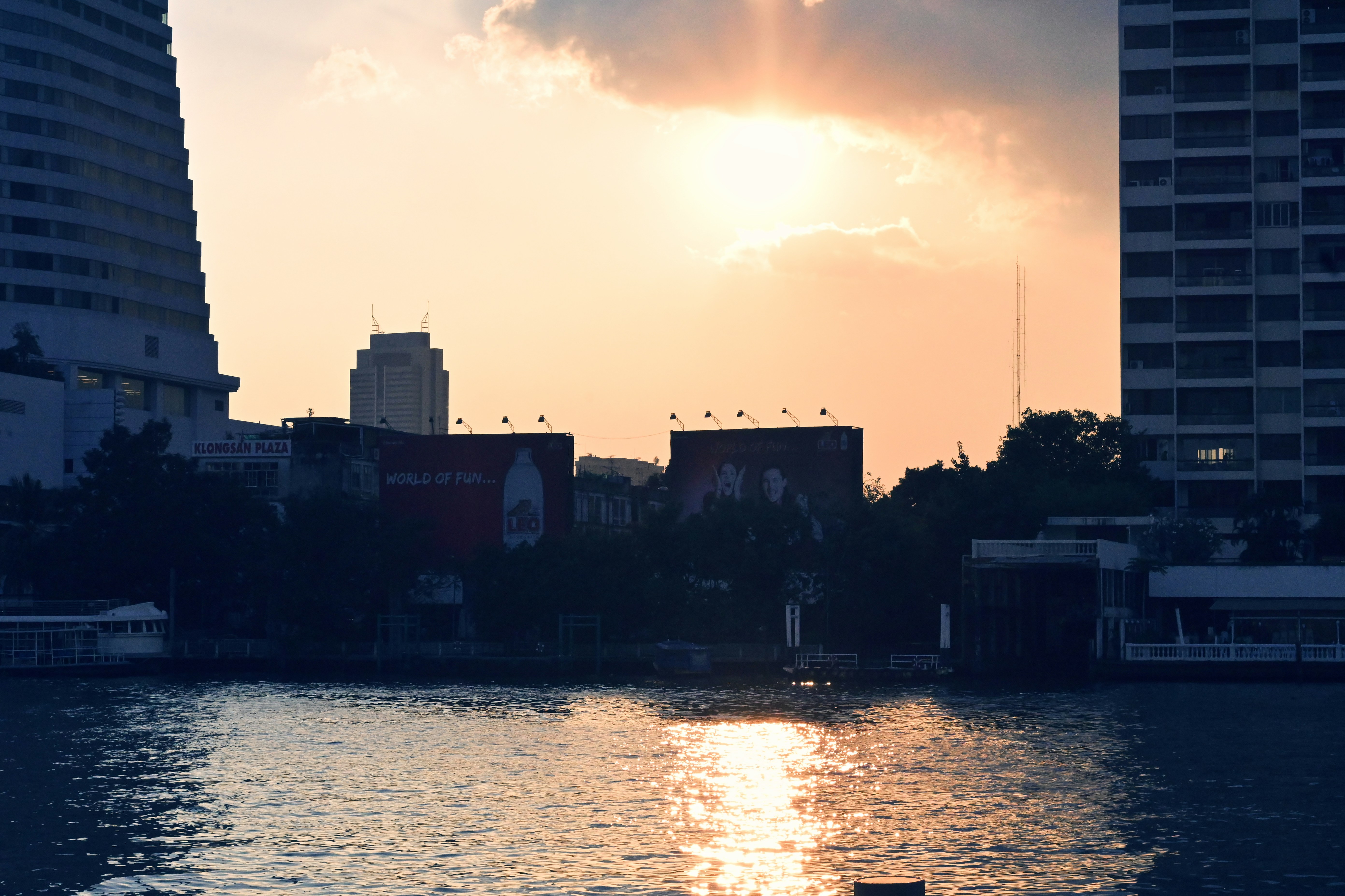 the Detroit Riverwalk at sunset - furnished apartments for rent in Detroit