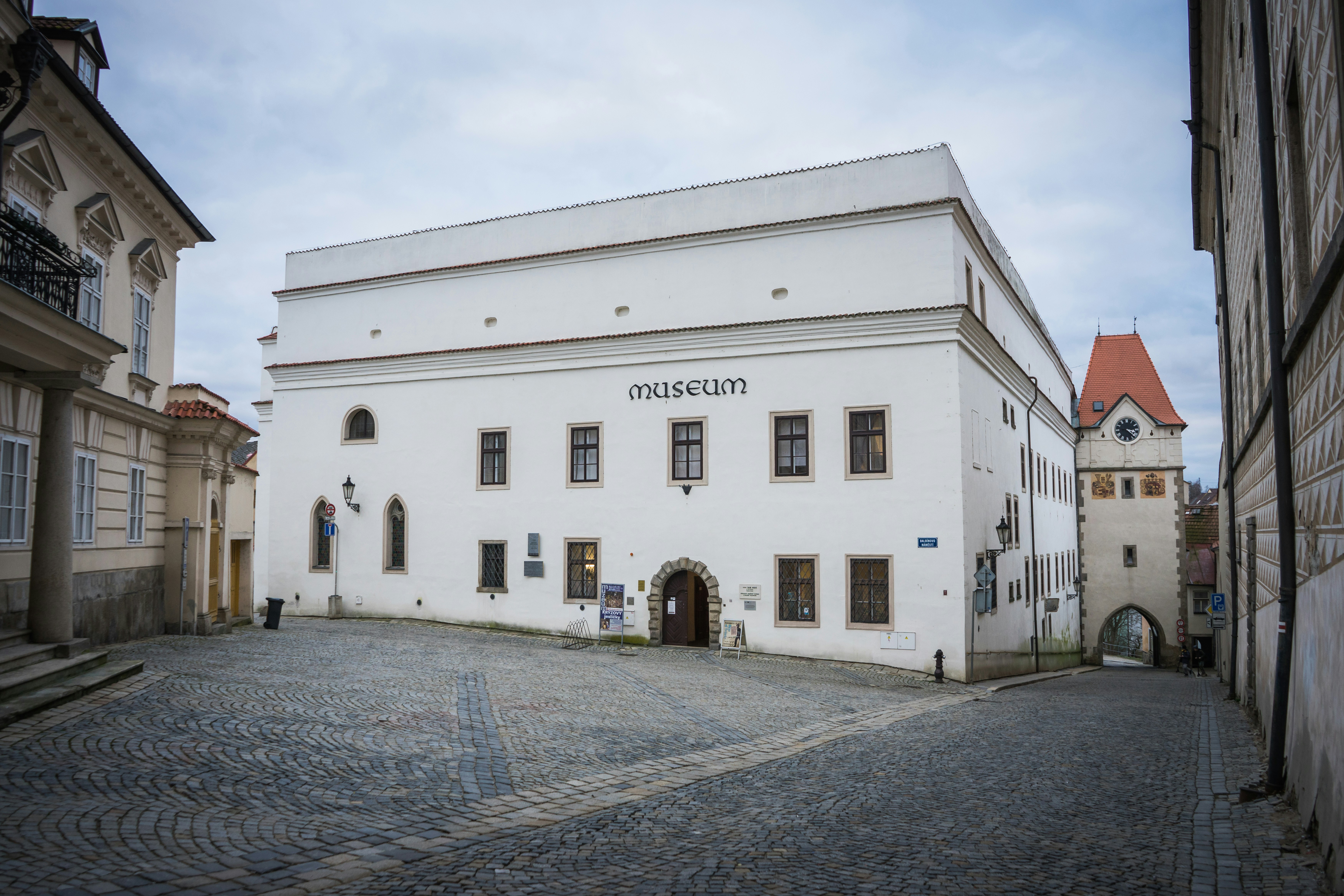 Image by Leonhard Niederwimmer via Unsplash