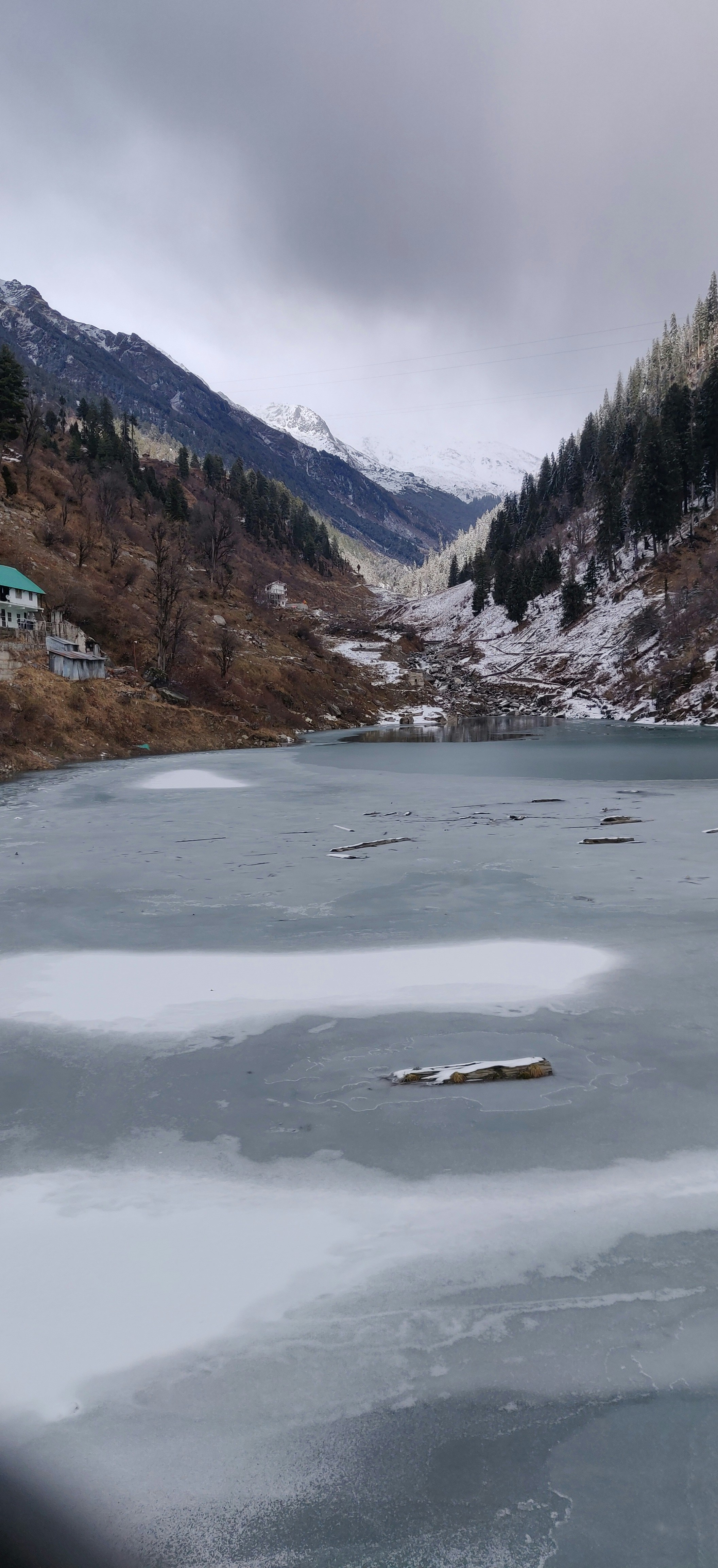 7 Hidden Frozen Lakes in Pakistan to See in Winter