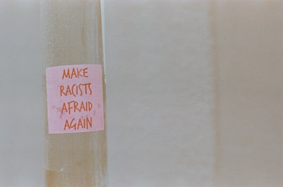 a post with a note attached to it