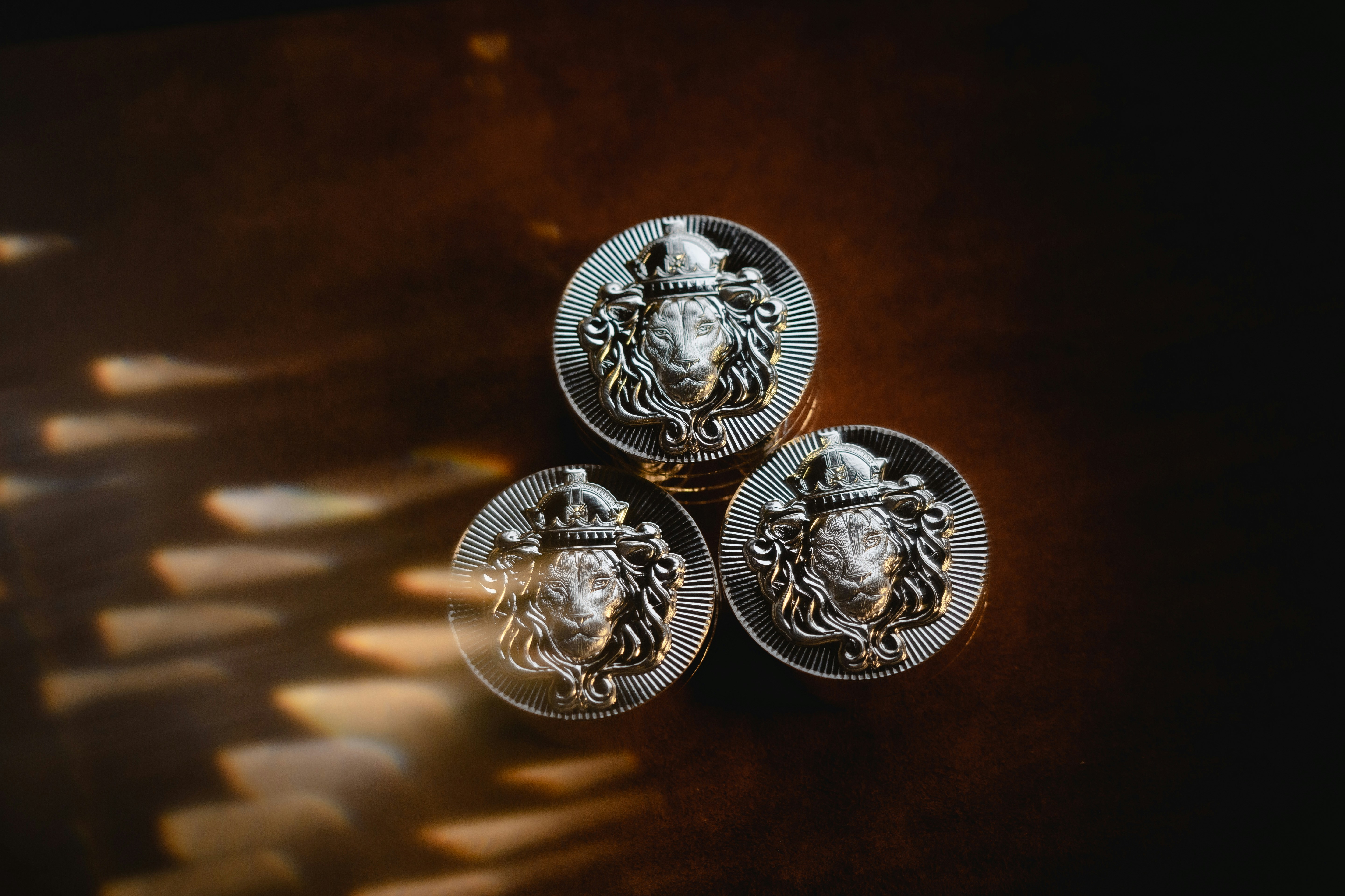 2 oz Scottsdale Silver Stackers from Scottsdale Mint sitting on a dark background. 🇺🇸 Minting Gold/Silver in AZ, Legal Tender for 20+ Countries Creator of Silver Stacker® Bars . We are a US private mint based in Scottsdale Arizona. We design, manufacture and deliver the best silver and gold coins and bars on the market for both consumers, banks and governments around the world.