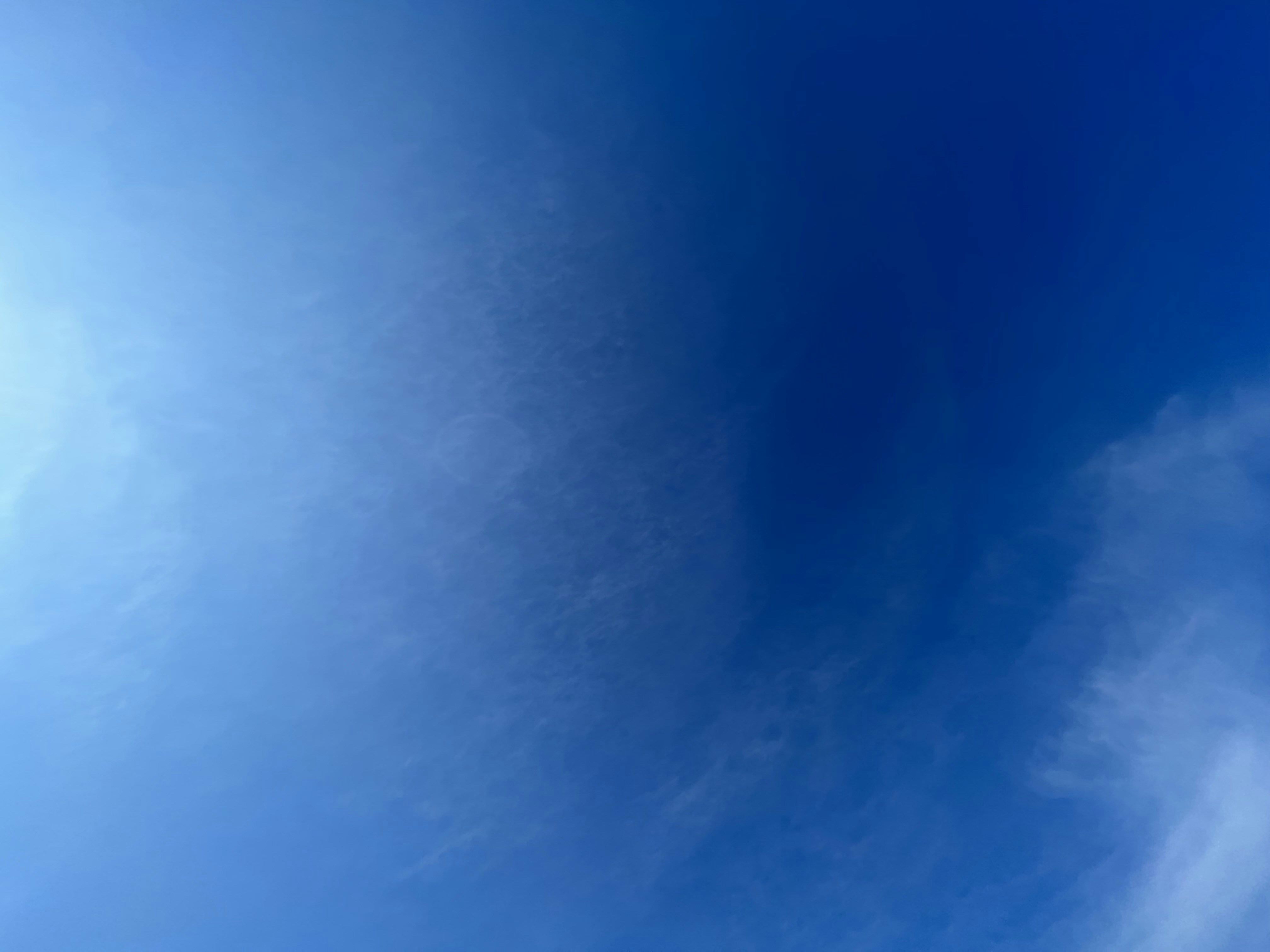 하늘이 파랗게 빛나는 꿈과 그 의미에 대한 심층 해석