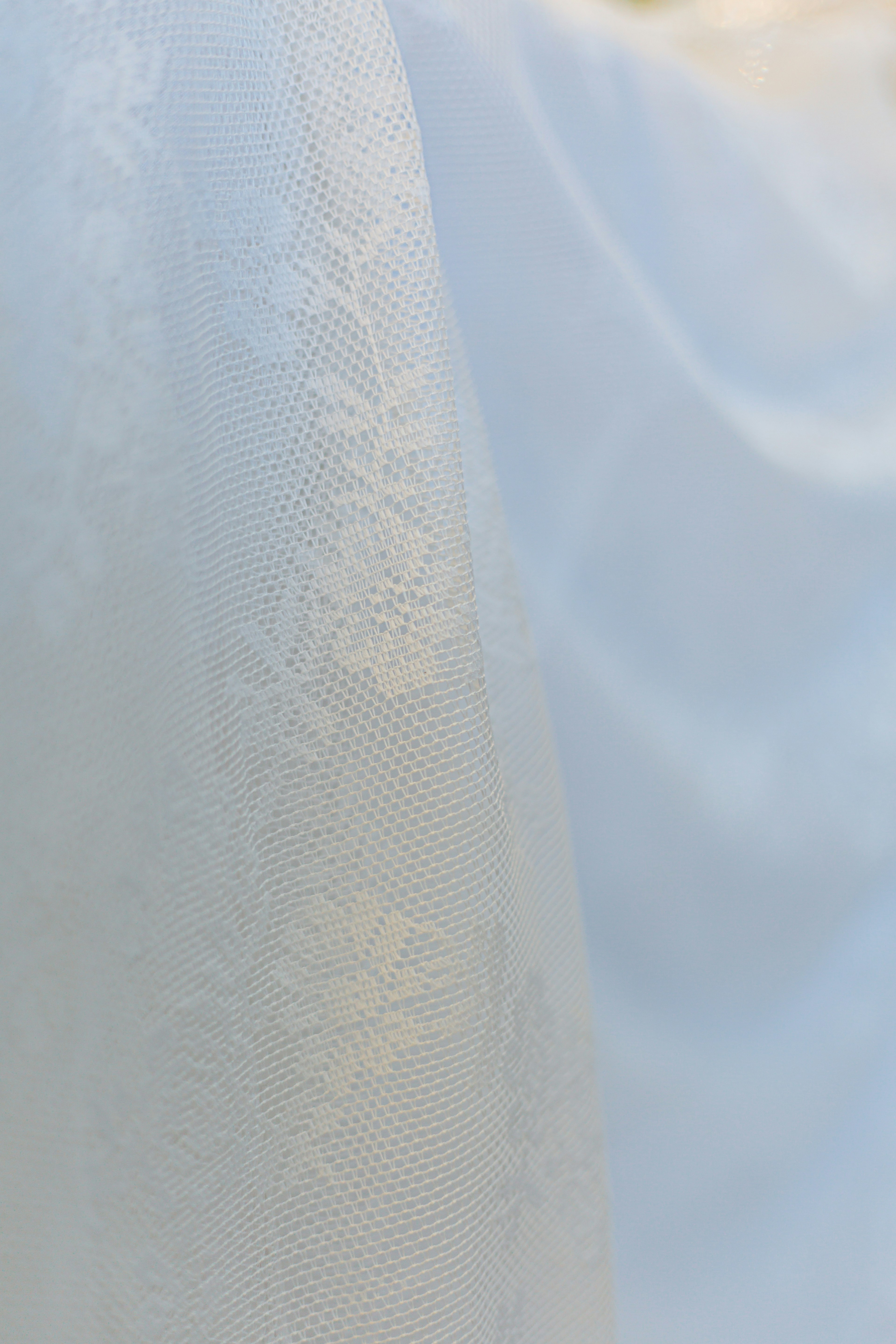 Silk lace wedding wallpaper, ilustrasi artikel Elevate Your Wedding Night: The Essential Guide to Luxury Bridal Lingerie 4