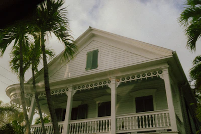 2-bed in a 40-year building in Clearwater Florida bought for cash by Fast Home Cash
