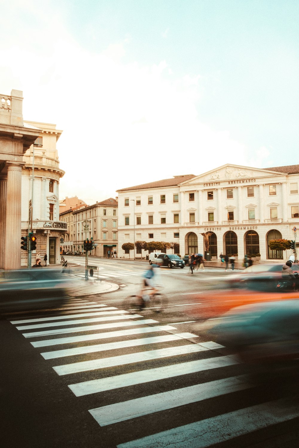 a blurry photo of a city street with cars